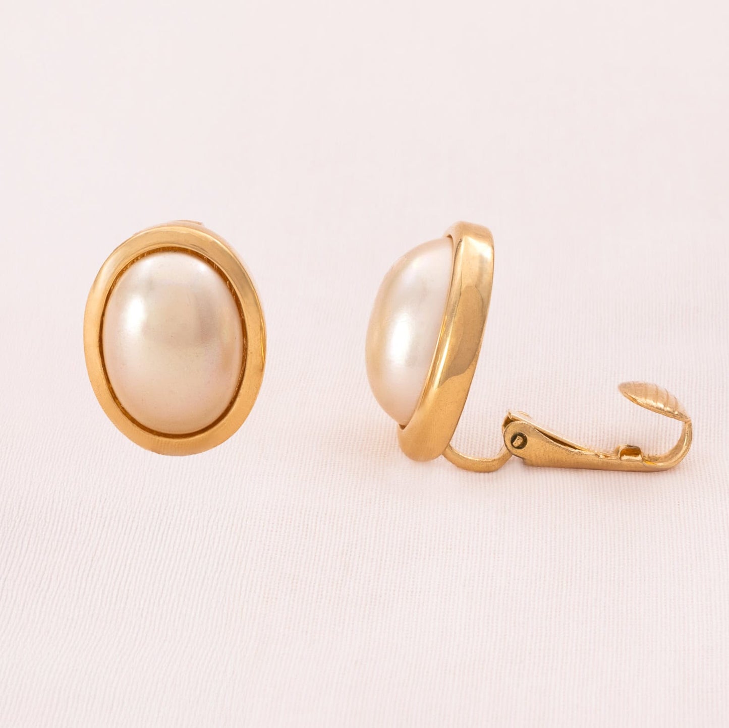 Christian-Dior-kleine-Perlen-Ohrclips-vergoldet