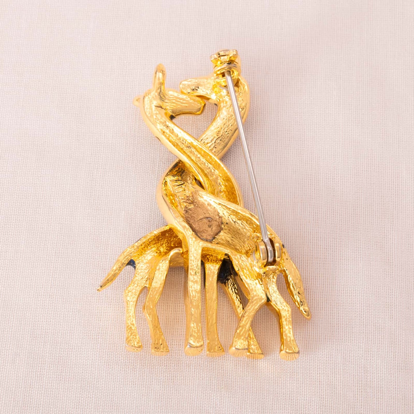 Giraffen-Brosche-vergoldet-Rückseite-Seriennummer