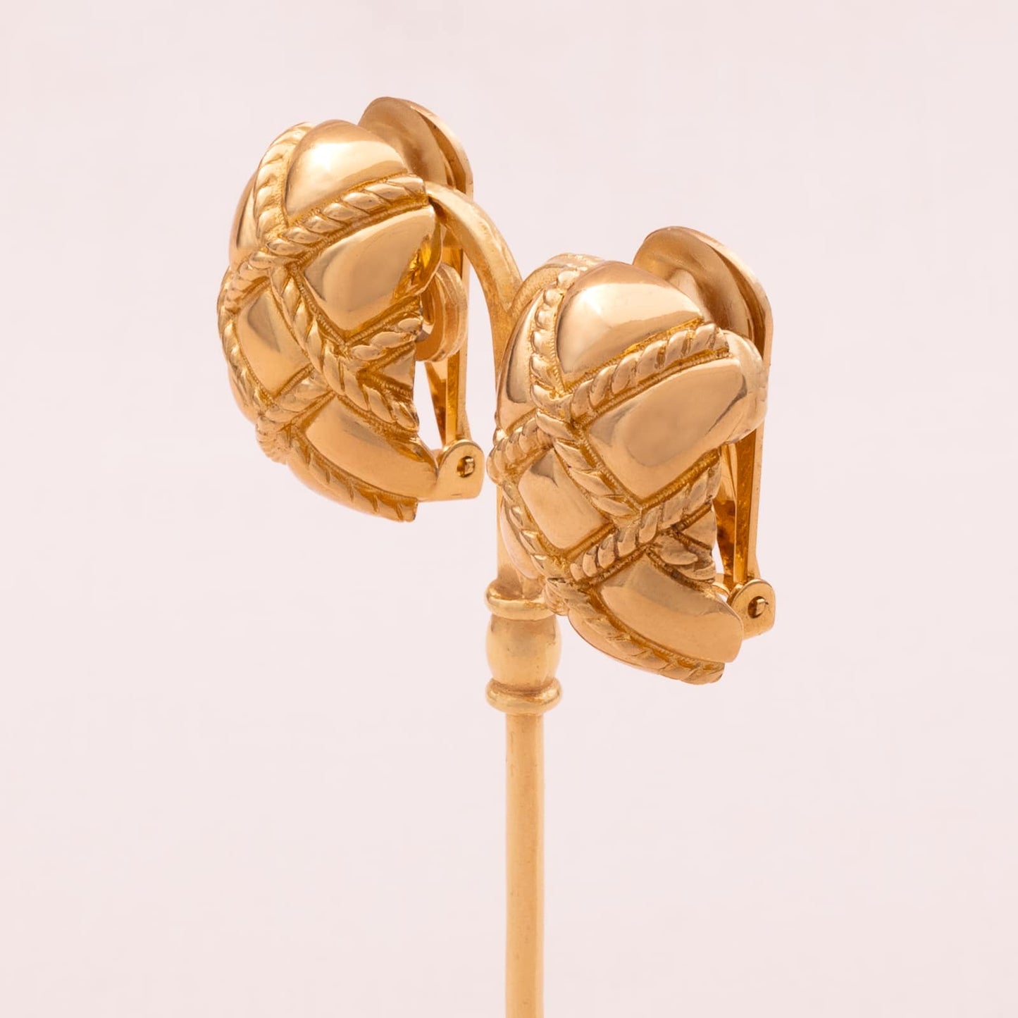 Christian-Dior-Ohrclips-vergoldetes-Steppmuster