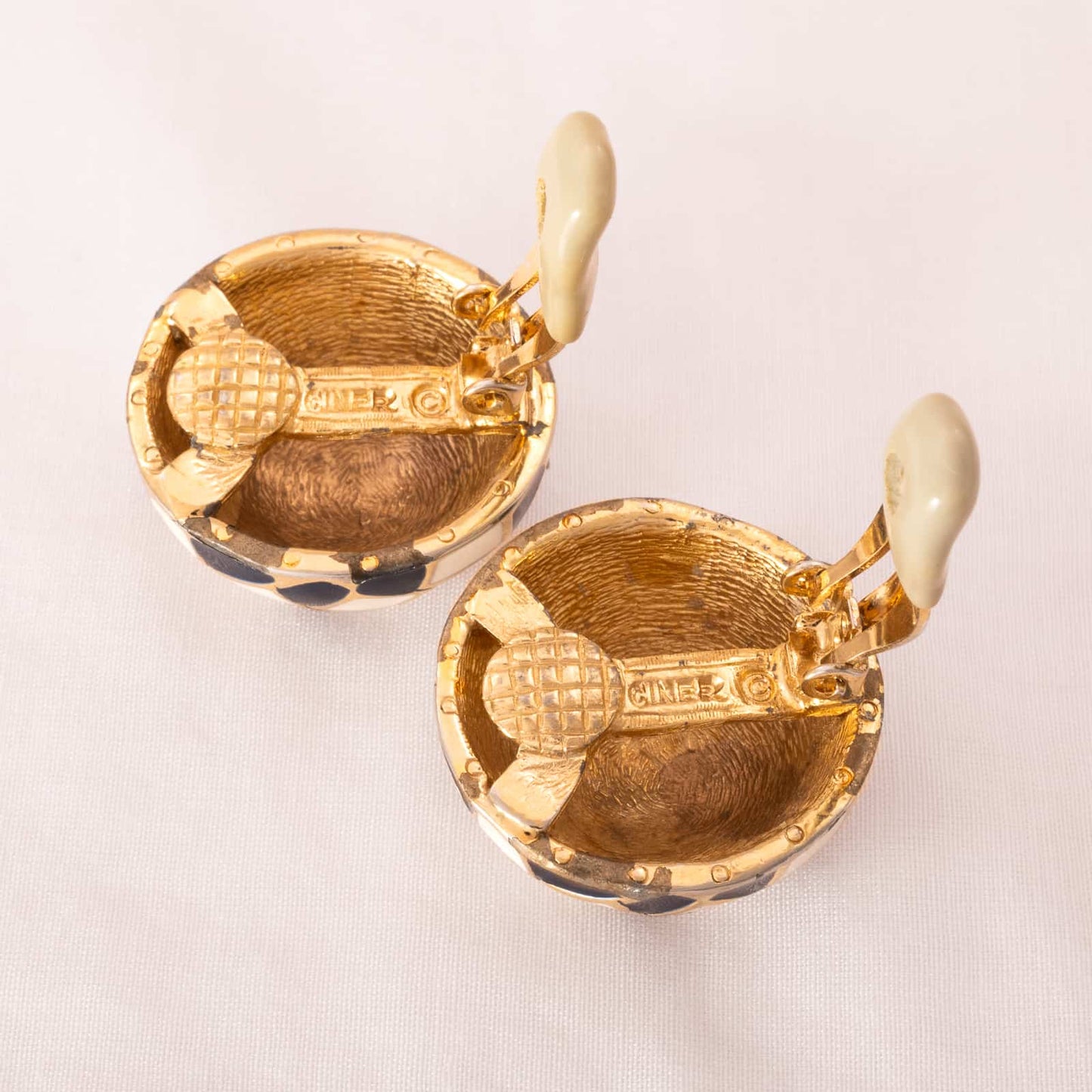 Ciner-runde-Ohrclips-Rückseiten-Signatur