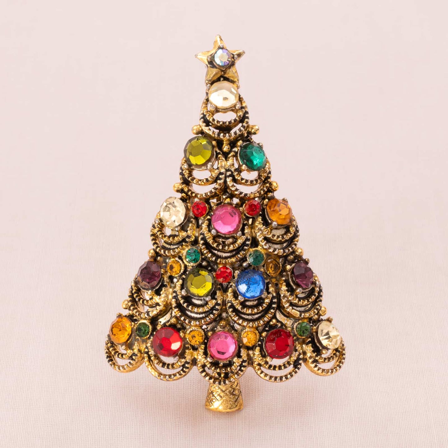 Hollycraft-Weihnachtsbaum-Brosche-mit-bunten-Strasssteinen