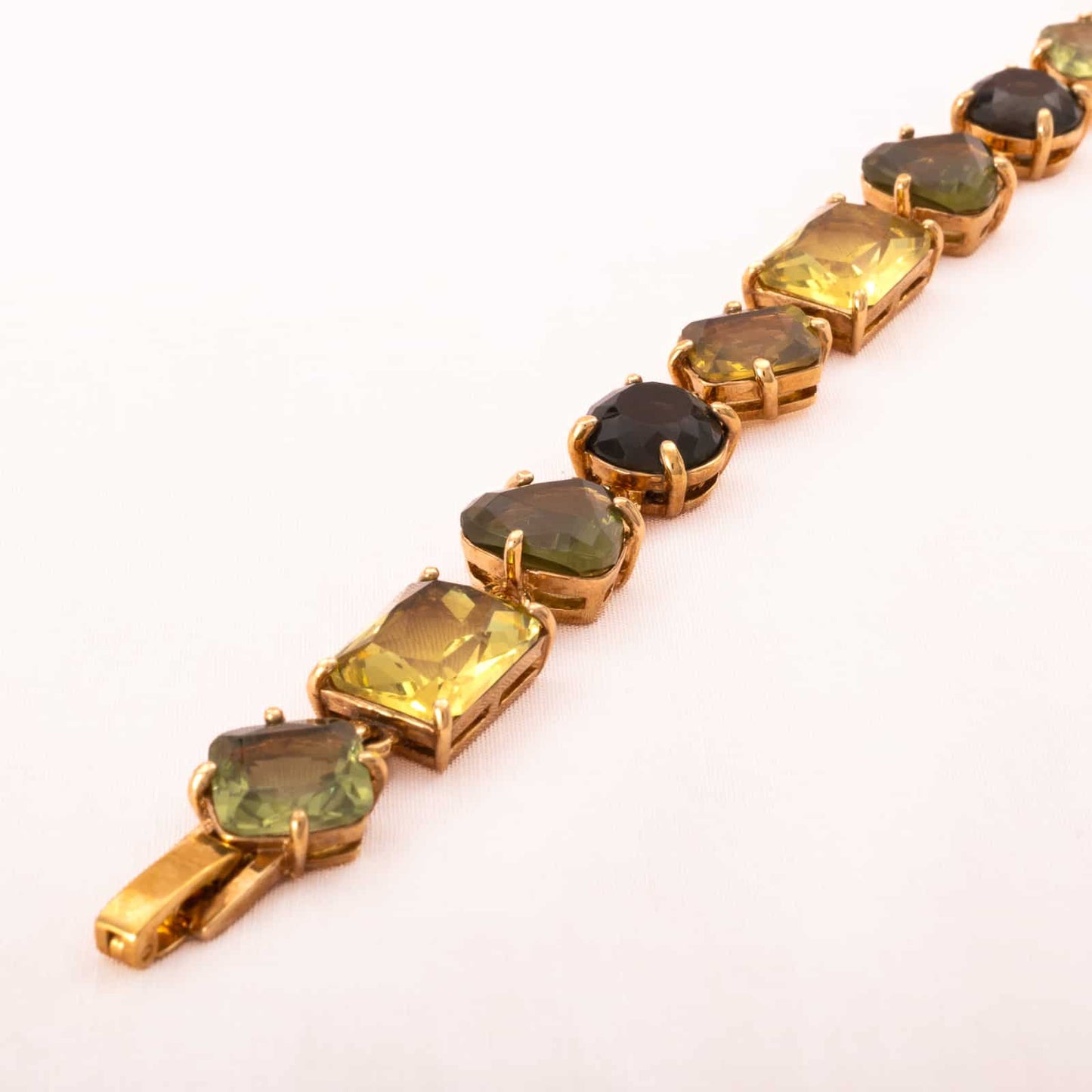 Monet-Armband-Grüne-Kristalle-verschiedene-Grüntöne-und-Formen