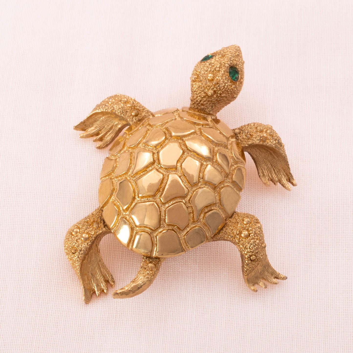 Monet-Schildkröten-Brosche-vergoldet-grüne-Strassaugen