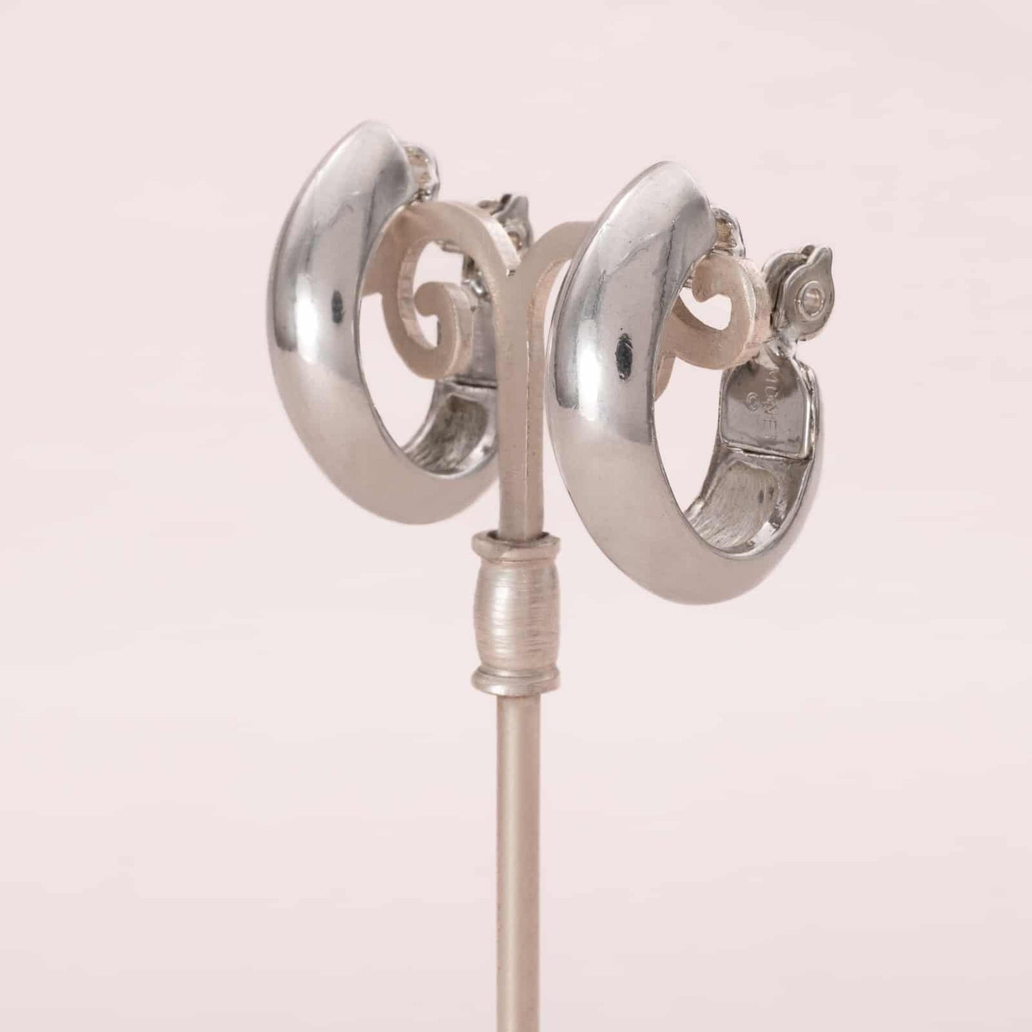 Monet-breite-silberfarbene-Clip-Kreolen-ovale-Form