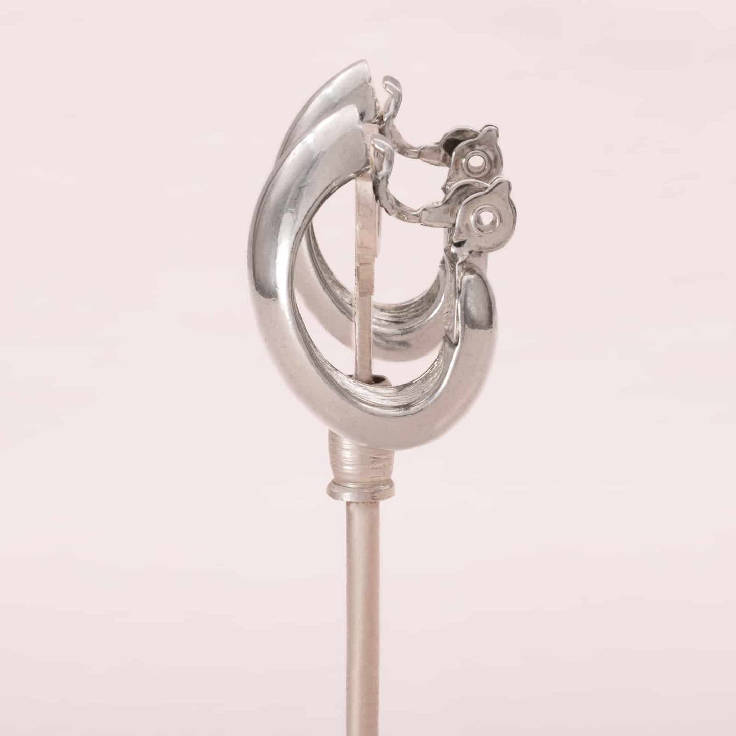 Monet-breite-silberfarbene-Clip-Kreolen-ovale-Form