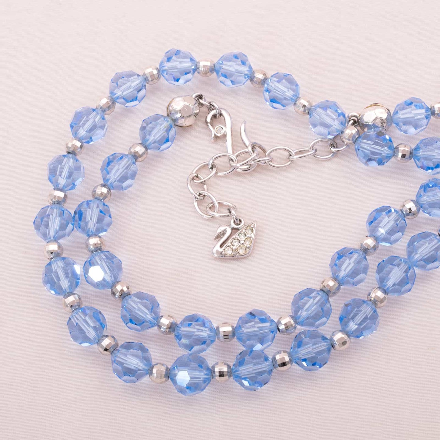 Swarovski-blaue-Kristallperlen-Halskette-Schwanlogo