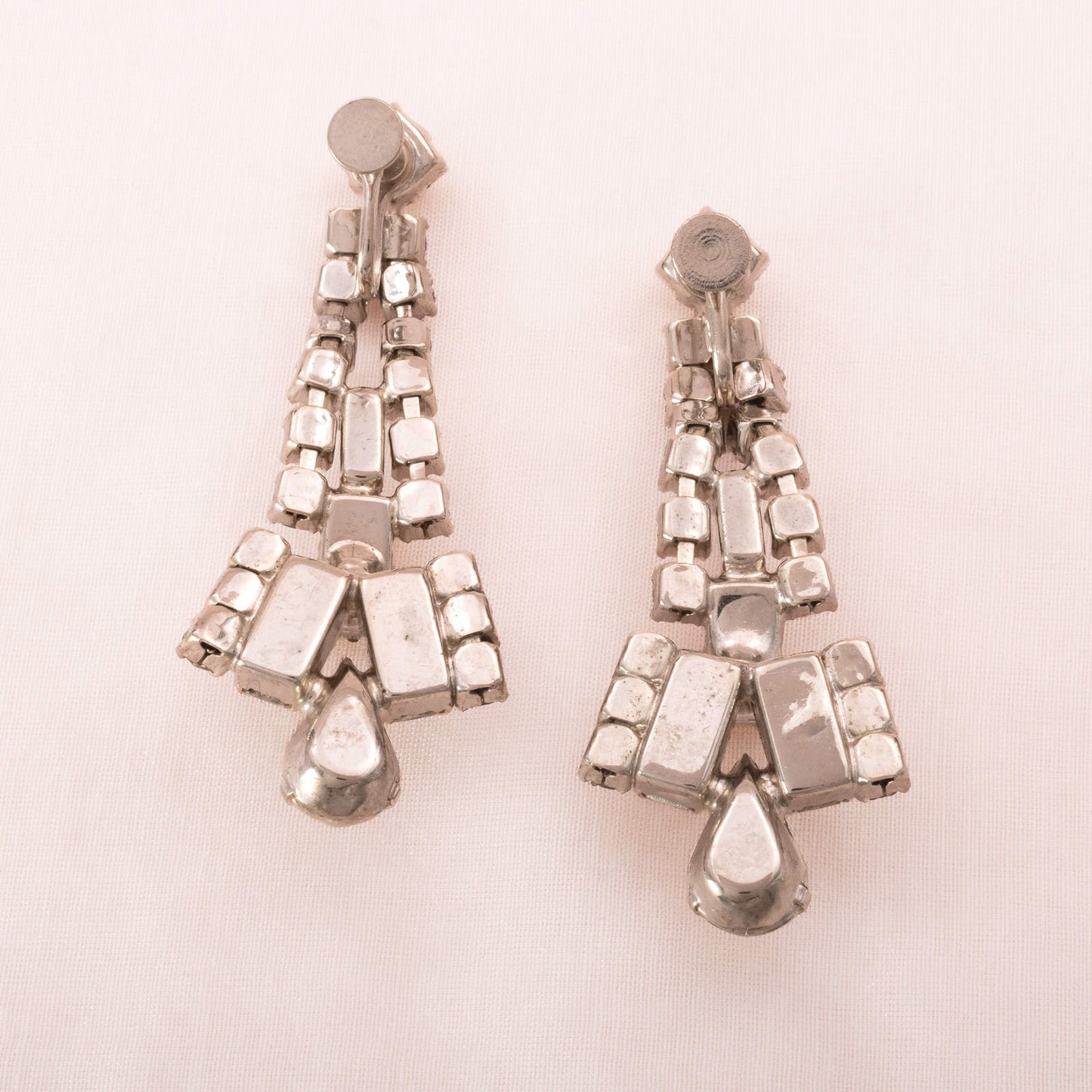 Lange-Strass-Ohrringe-zum-schrauben-Rückseiten-rhodiniert