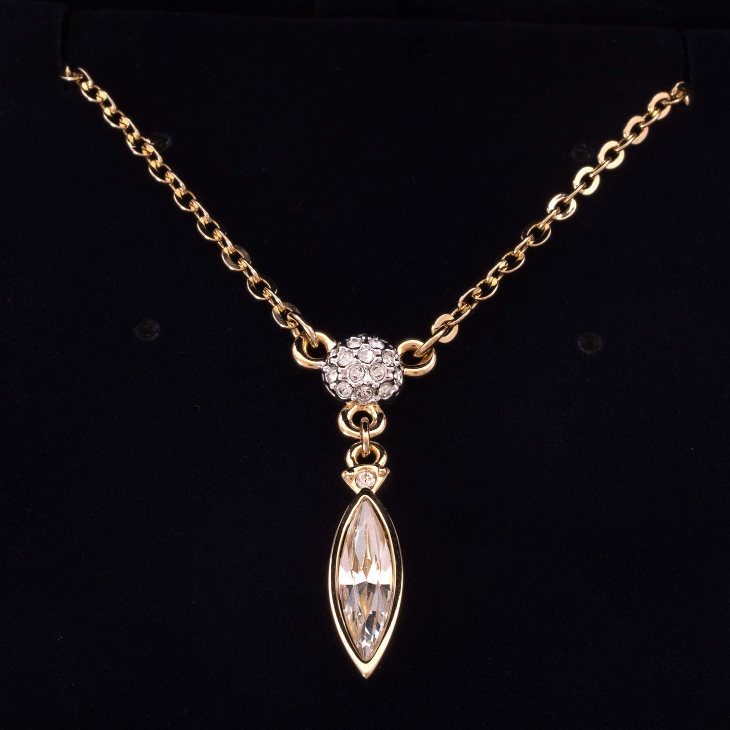 Swarovski-Halskette-vergoldet-mit-Navette-Anhänger