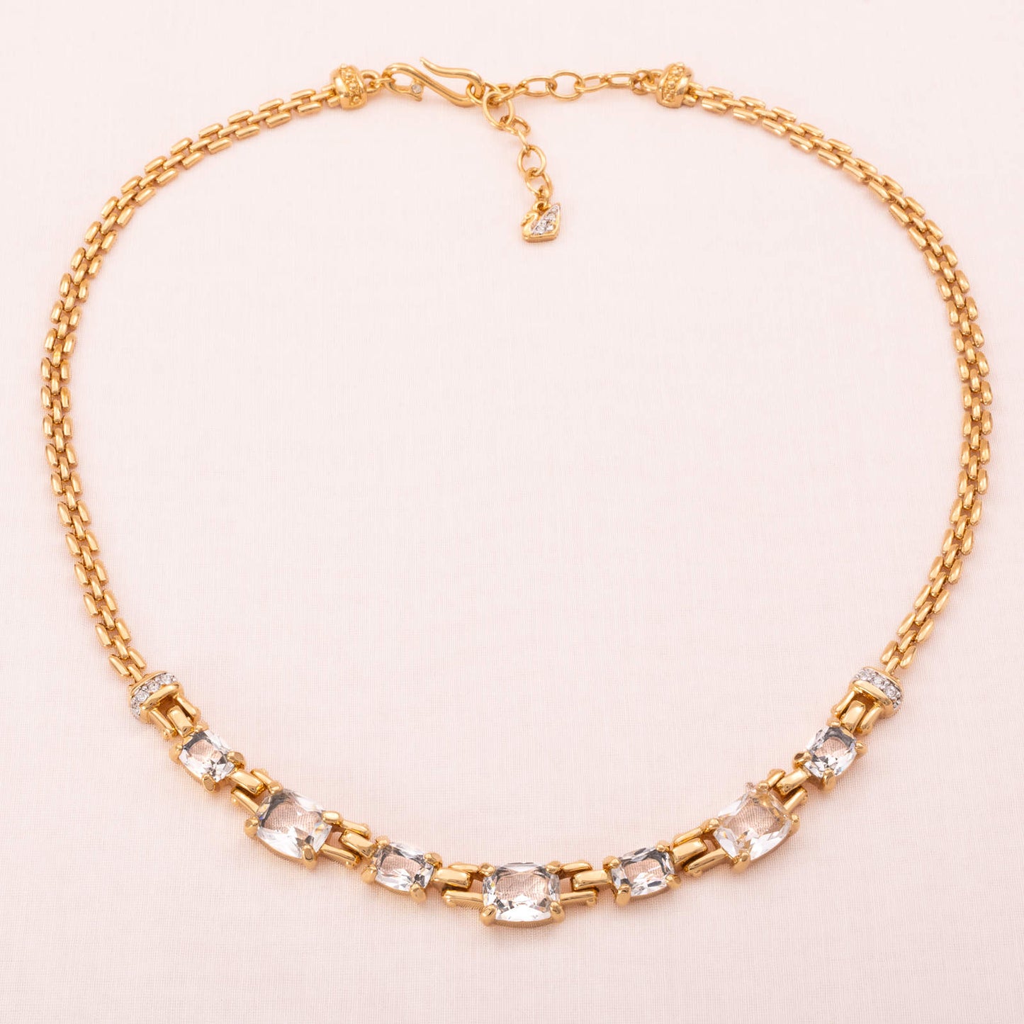 Swarovski-Halskette-vergoldet-mit-eckigen-Kristallen-besetzt