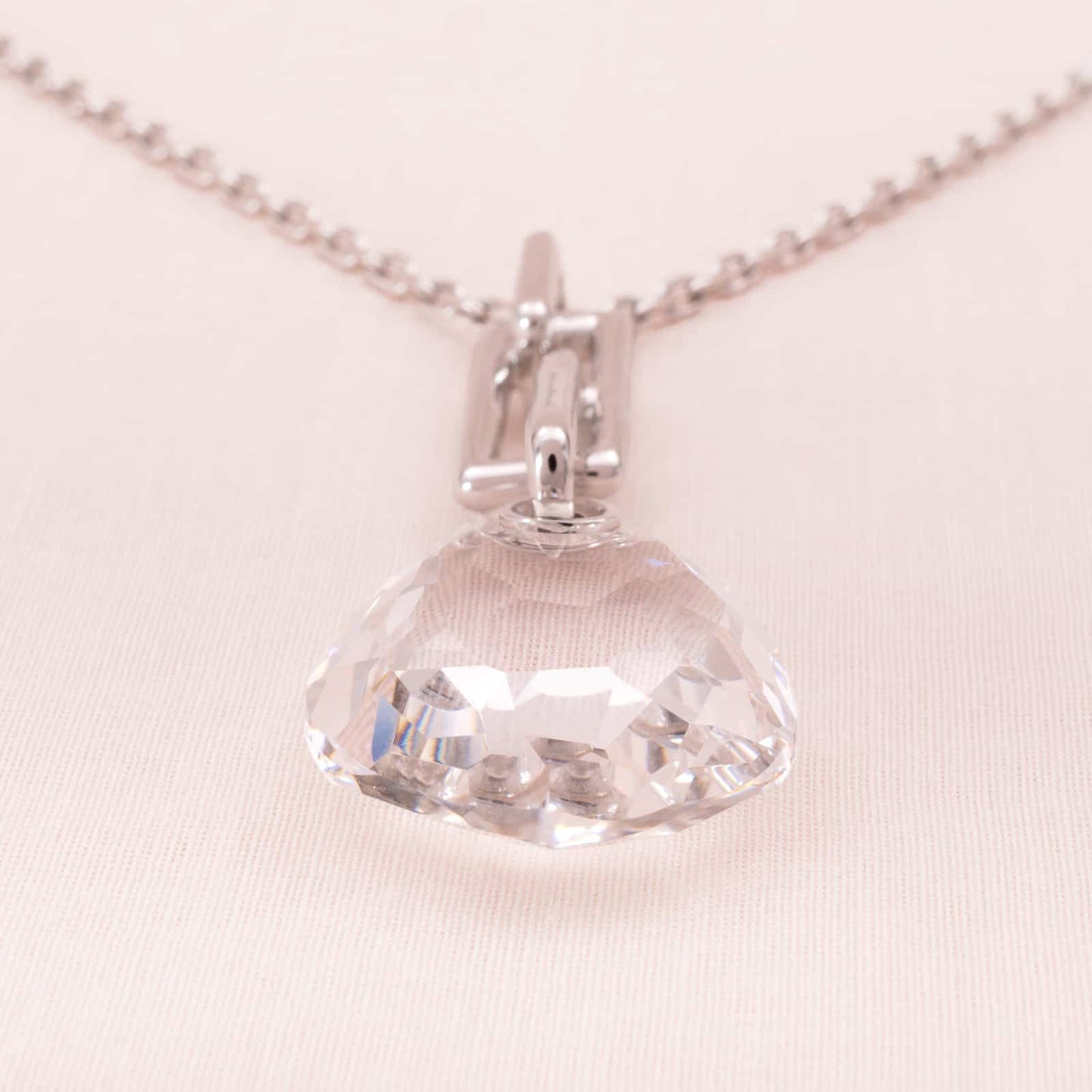Swarovski-großer-Kristalltropfen-Anhänger-liegend