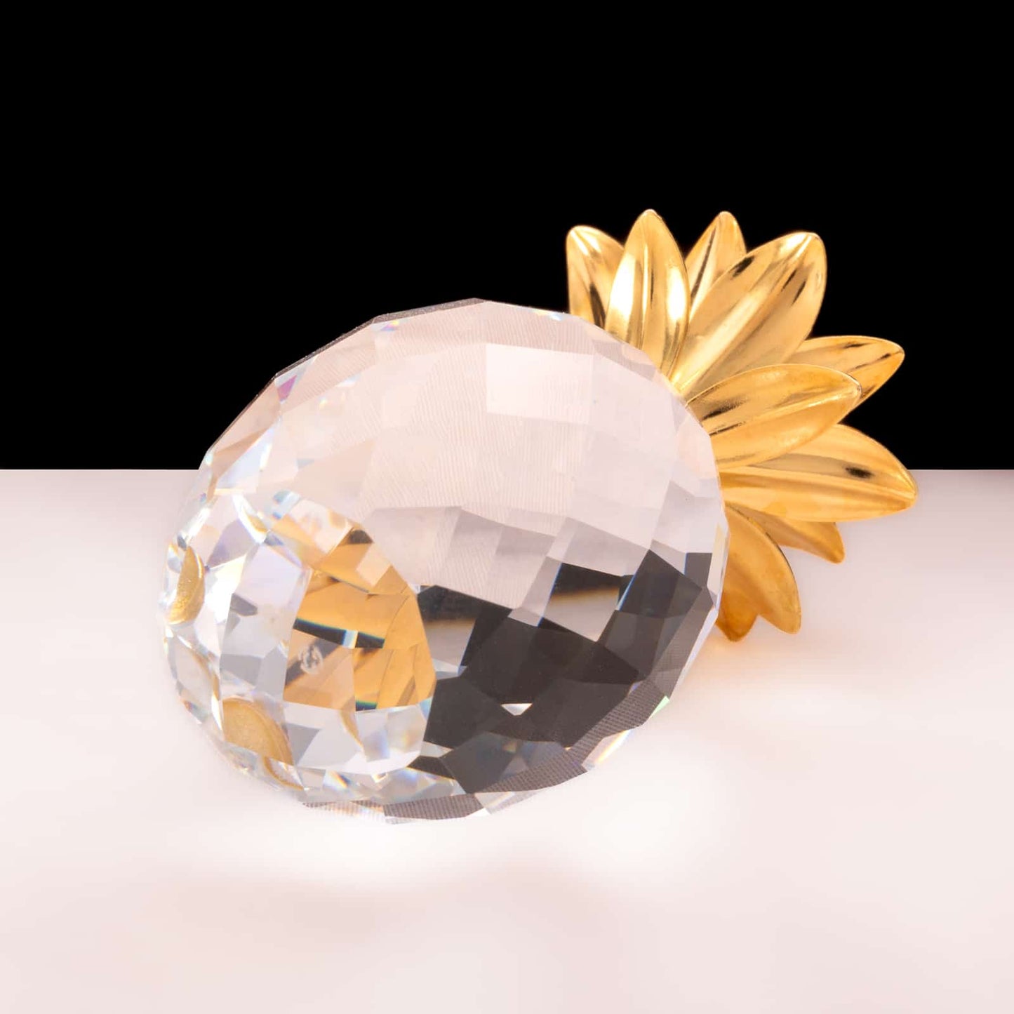 Swarovski-glitzerde-Kristall-Ananas-liegend