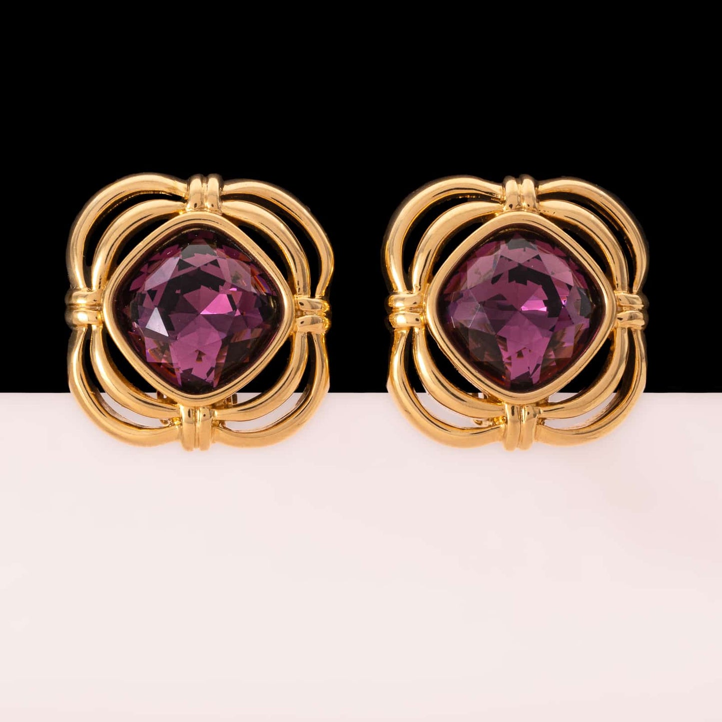 Swarovski-Ohrclips-vergoldet-eckiger-großer-Kristall-in-Lila