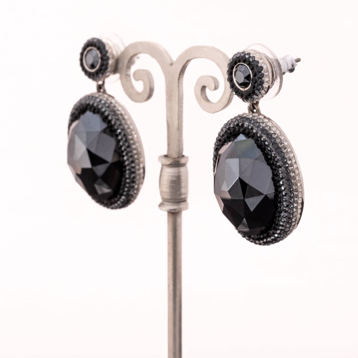 Swarovski-schwarze-Ohrringe-ovale-glitzernde-Kristall-Hänger