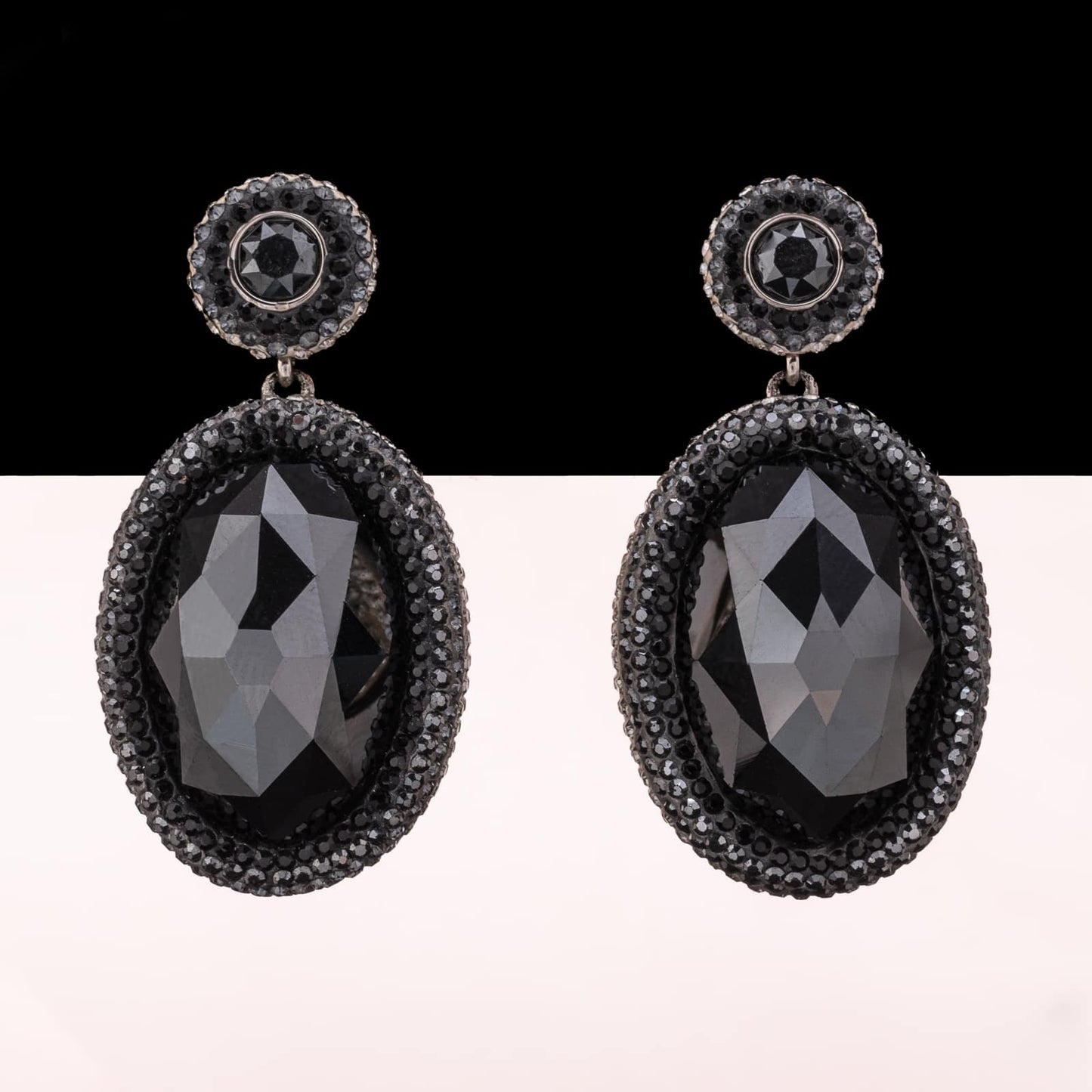 Swarovski-schwarze-Ohrringe-ovale-glitzernde-Kristall-Hänger