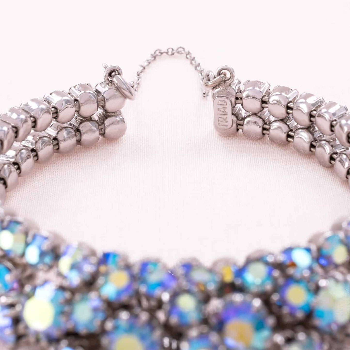 Triad-Armband-Signatur