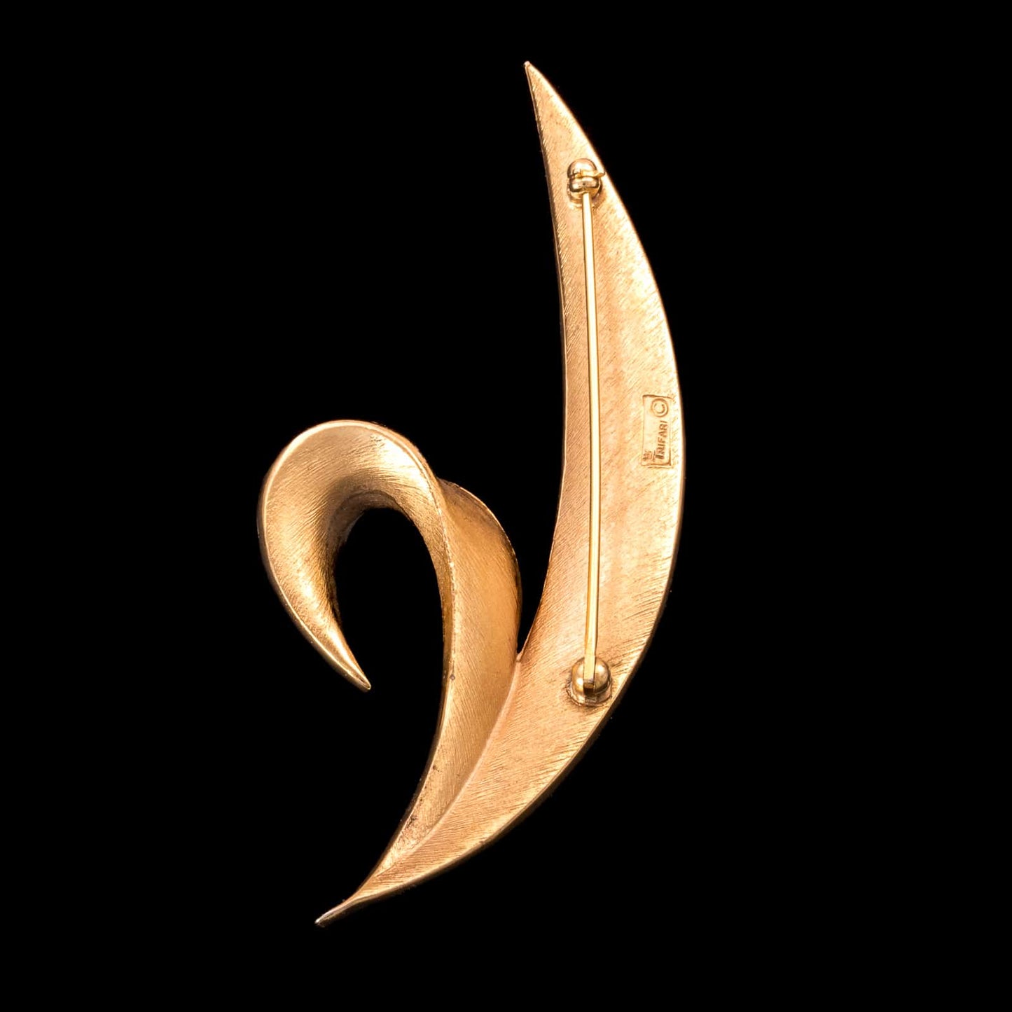 Trifari-Blatt-Brosche-vergoldet-Rückseite
