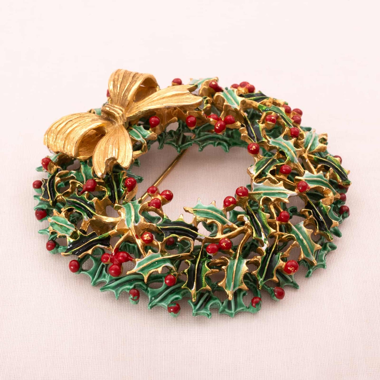 WEISS-große-Weihnachtskranz-Brosche-emailliert-vergoldete-Schleife