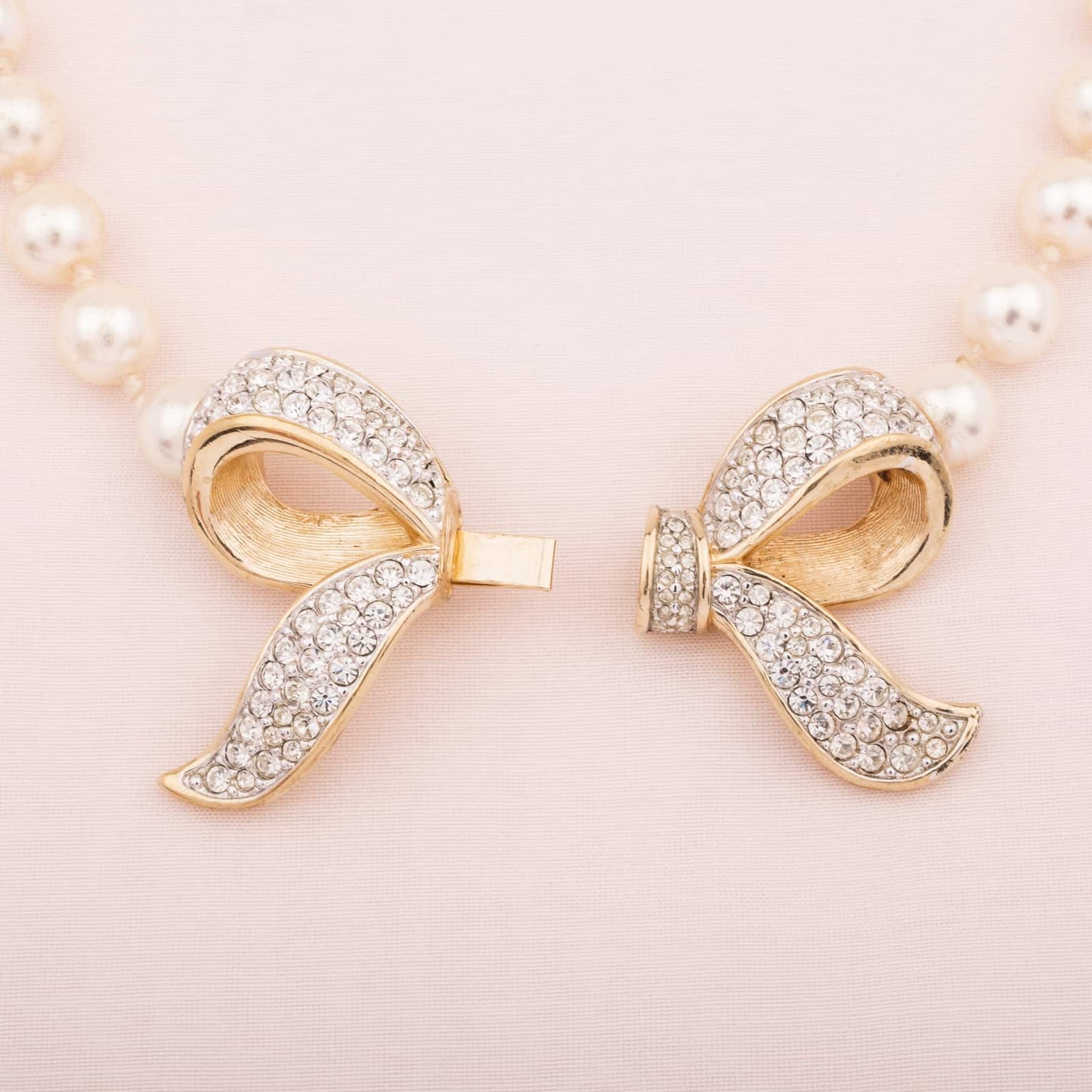 Daniel-Swarovski-Perlenkette-Kristall-Schleife-80s