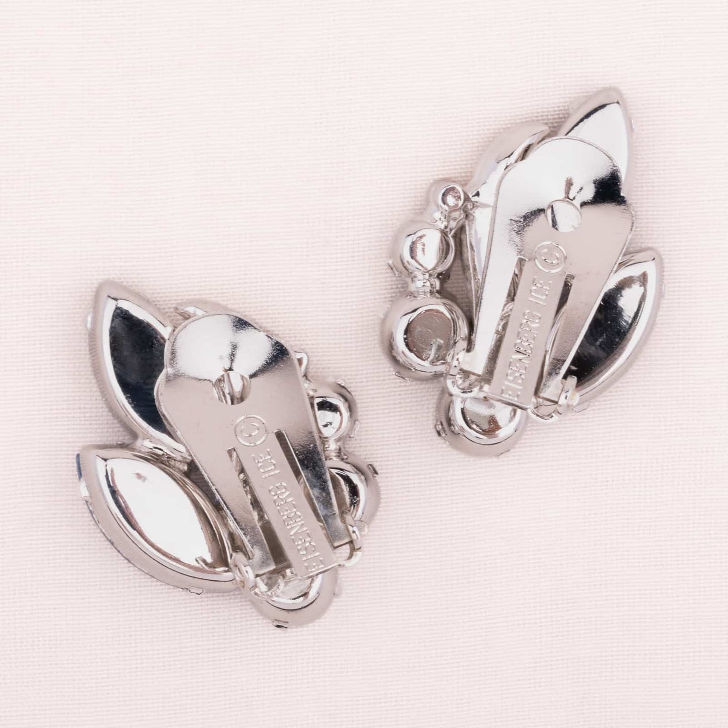 Eisenberg-Ice-Strass-Ohrclips-rhodinierte-Rückseiten-mit-Signatur