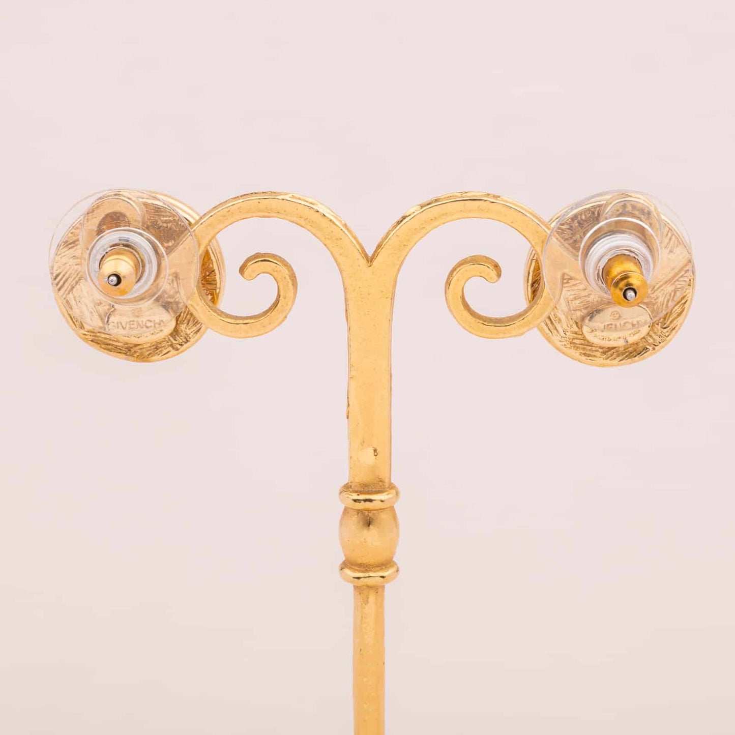 Givenchy-Perlenstecker-in-vergoldeter-Fassung-Rückseiten