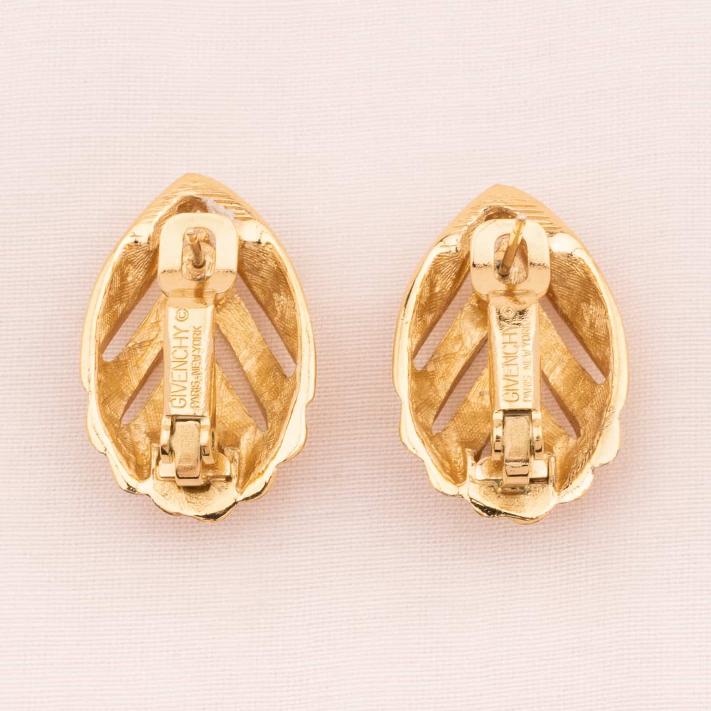 Givenchy-Paris-New-York-vergoldete-Ohrringe-Signatur