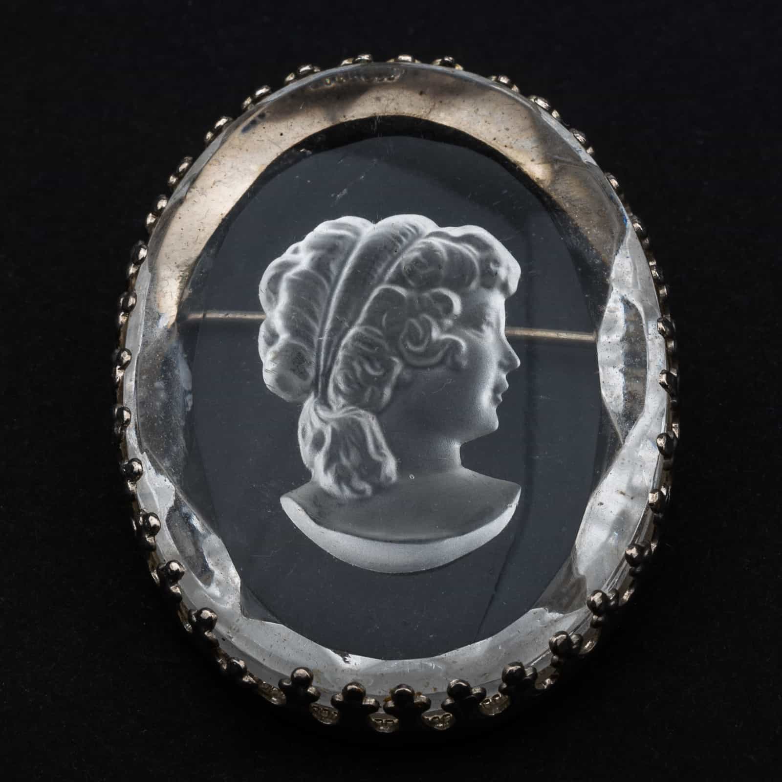 Intaglio-transparente-Brosche-Antik-Revival