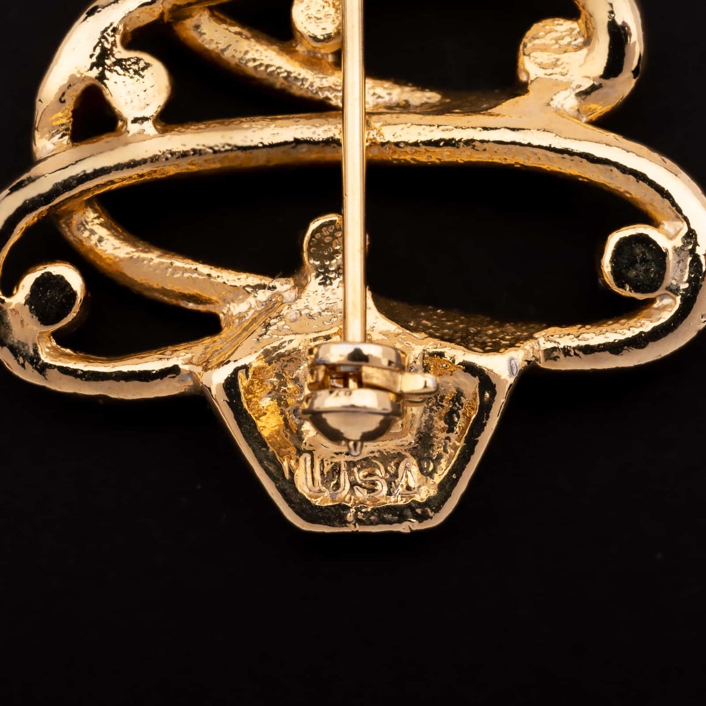 JJ-Tannenbaum-Brosche-goldfarben-Signatur