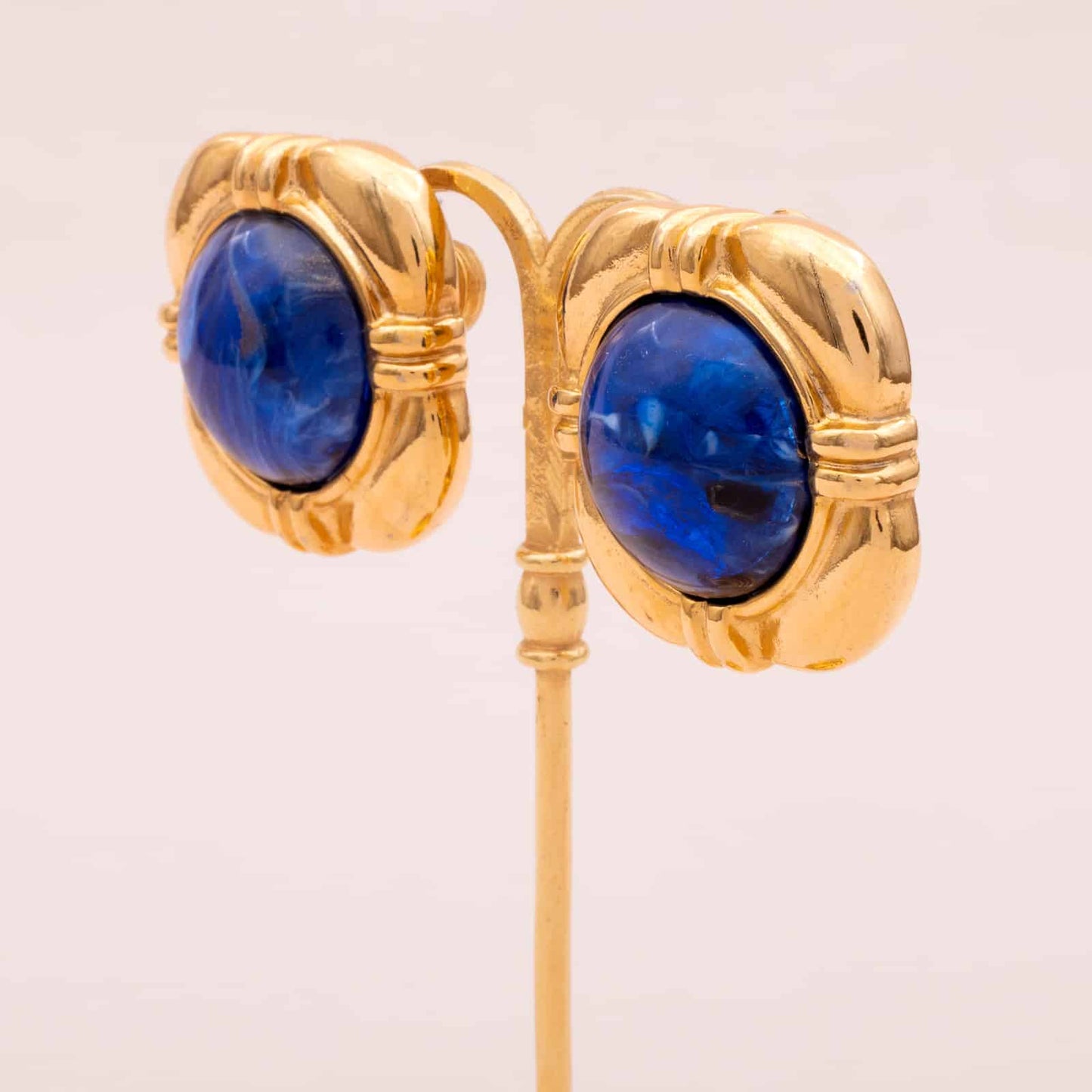 KJL-Kenneth-Lane-vergoldete-Ohrringe-blauer-Cabochon