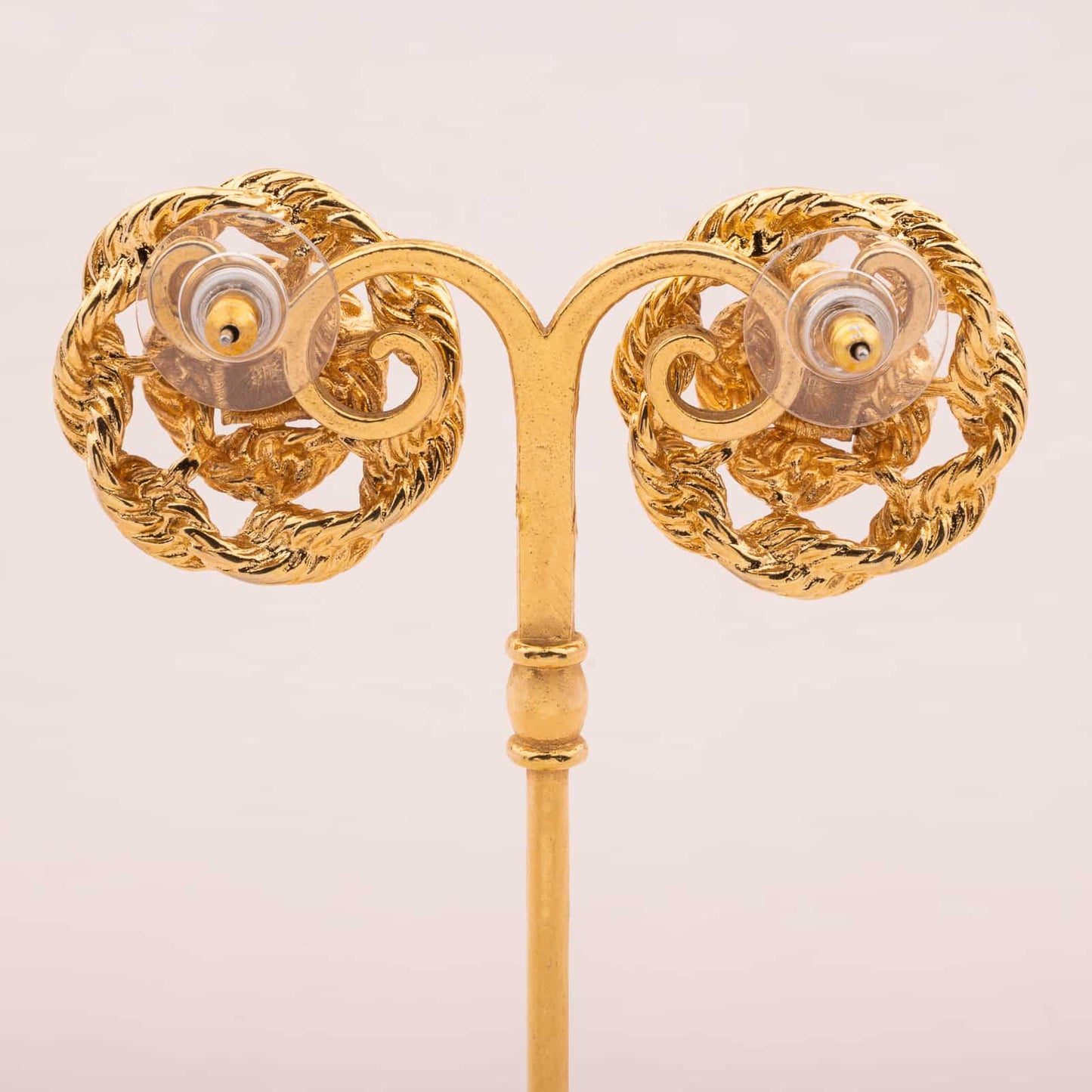 Monet-vergoldete-Ohrringe-durchbrochen-im-Kordel-Design-Rückseiten