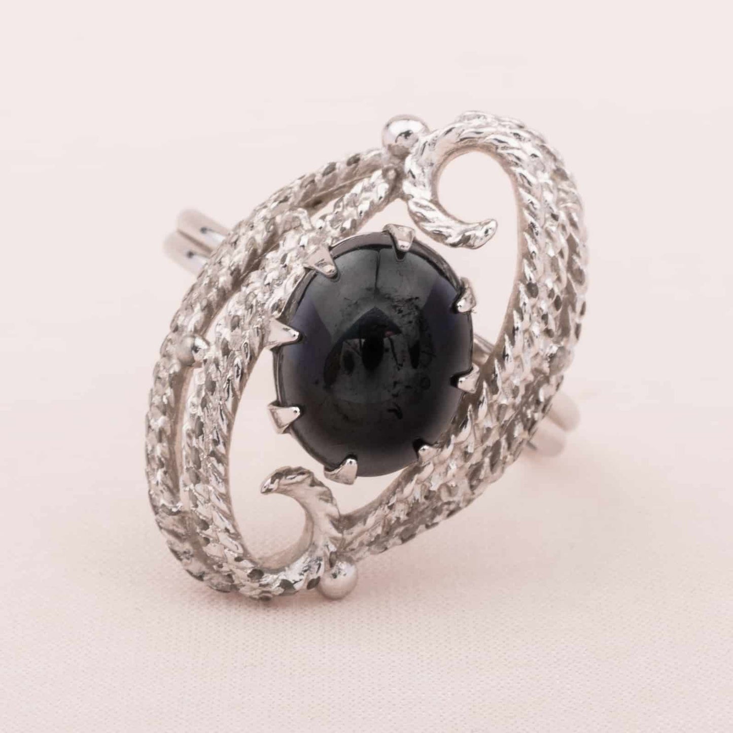 Sarah-Coventry-Ring-mit-grauem-Cabochon