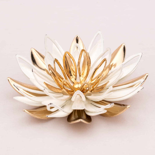 Sarah-Coventry-Water-Lily-Blumen-Brosche-weiß-goldfarben