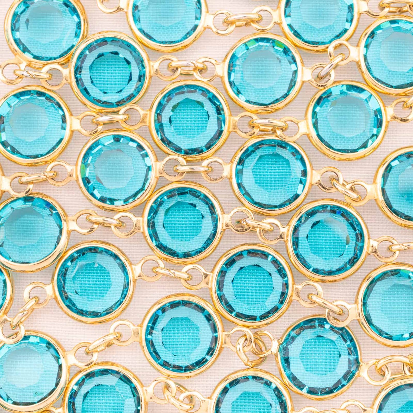 Swarovski-Kristall-Kette-Aquagrün-goldfarbene-Lünette-Fassung