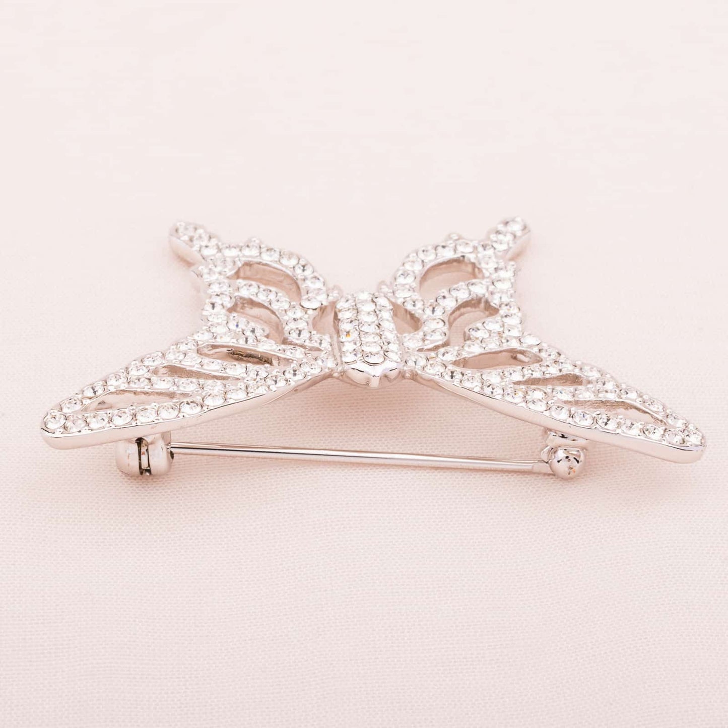 Swarovski-silberfarbene-Schmetterling-Brosche