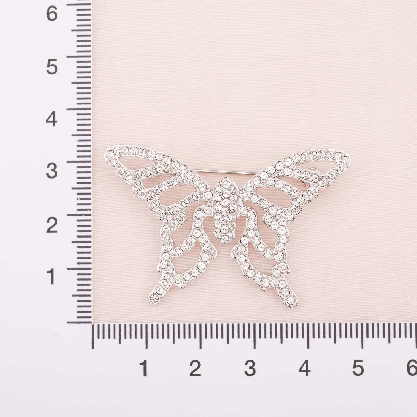 Swarovski-silberfarbene-Schmetterling-Brosche