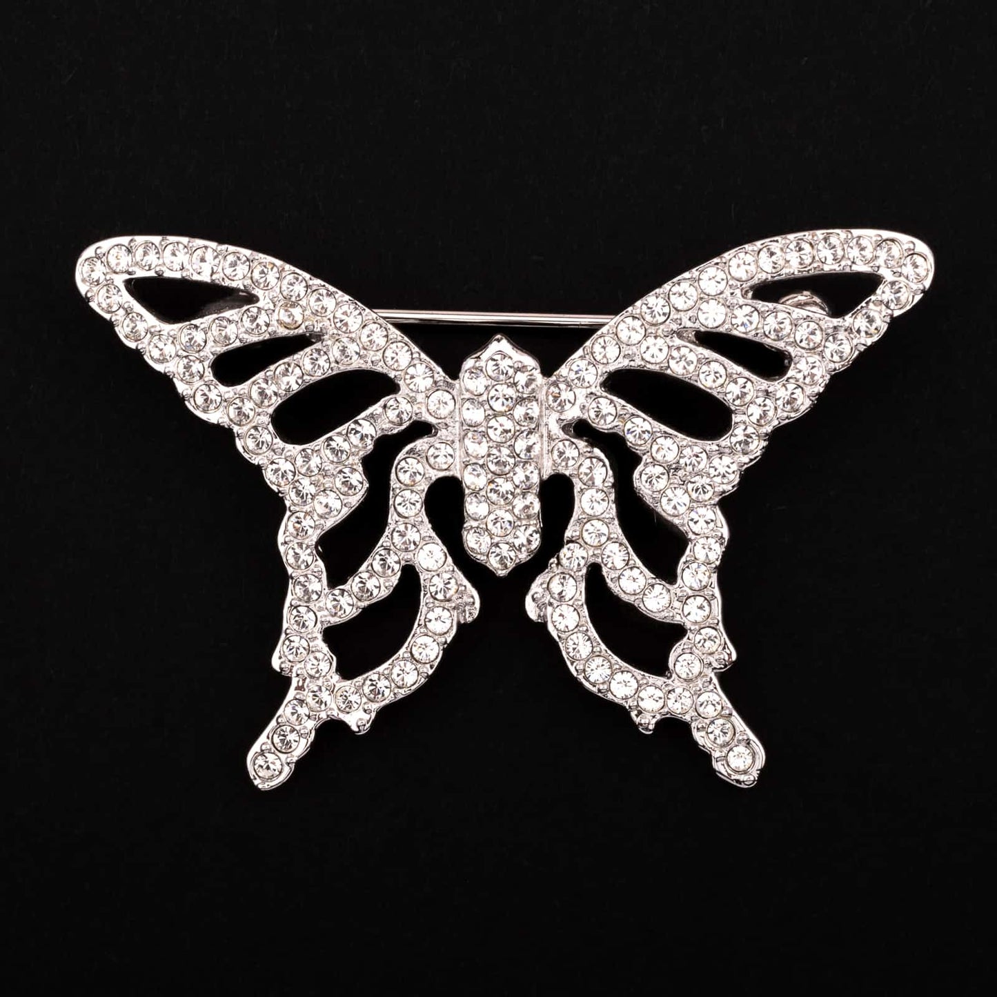 Swarovski-silberfarbene-Schmetterling-Brosche