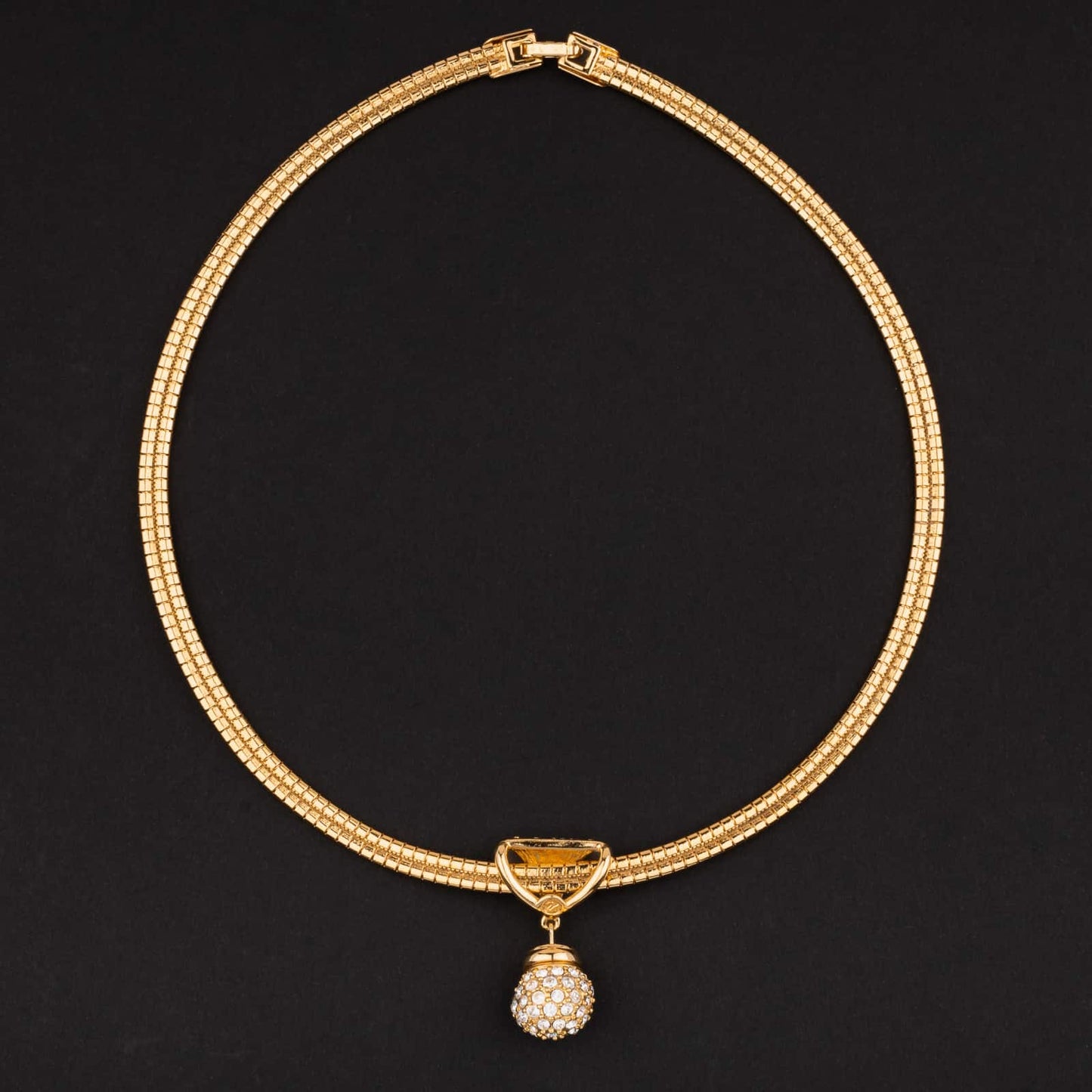 Swarovski-Vintage-Collier-mit-kristallbesetztem-Kugel-Anhänger-Rückseite