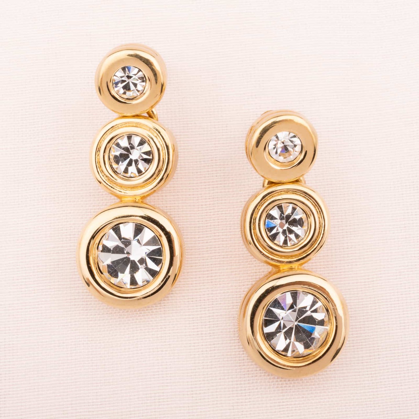 Swarovski-drei-runde-Kristalle-als-Hänger-Ohrringe