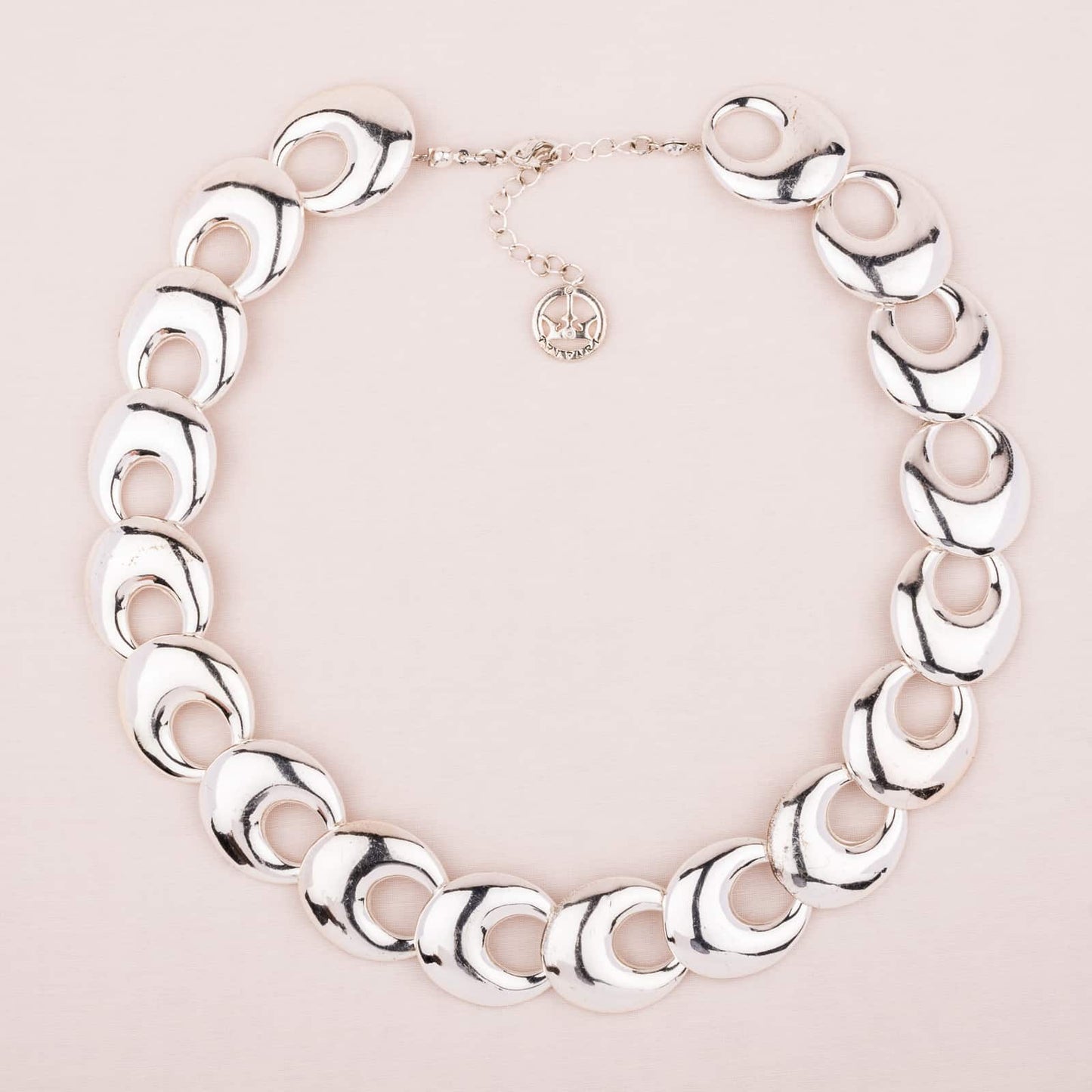Trifari-silberfarbenes-Collier-ovale-Metallelemente-90s