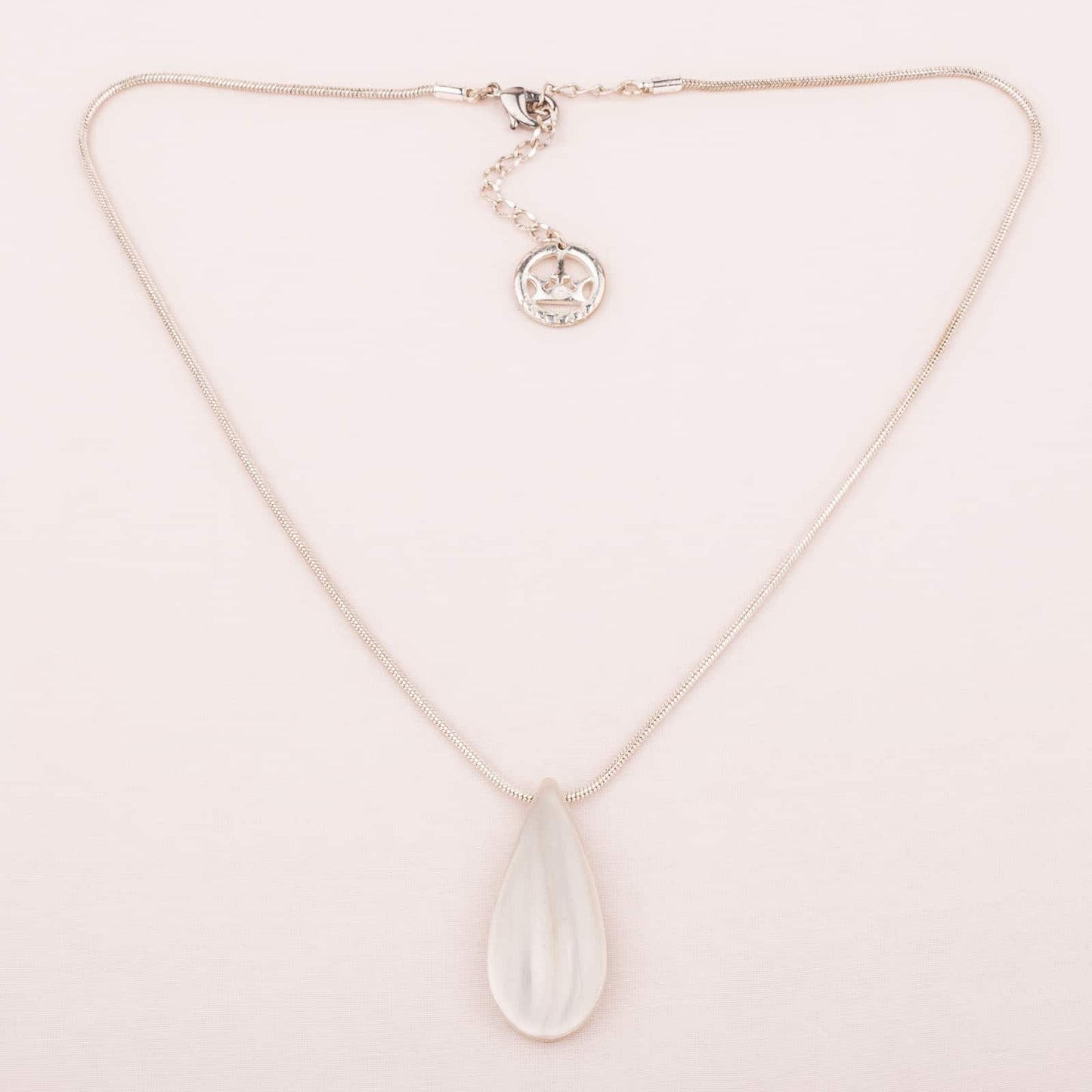 Trifari-Kette-silberfarben-Metalltropfen-Anhänger