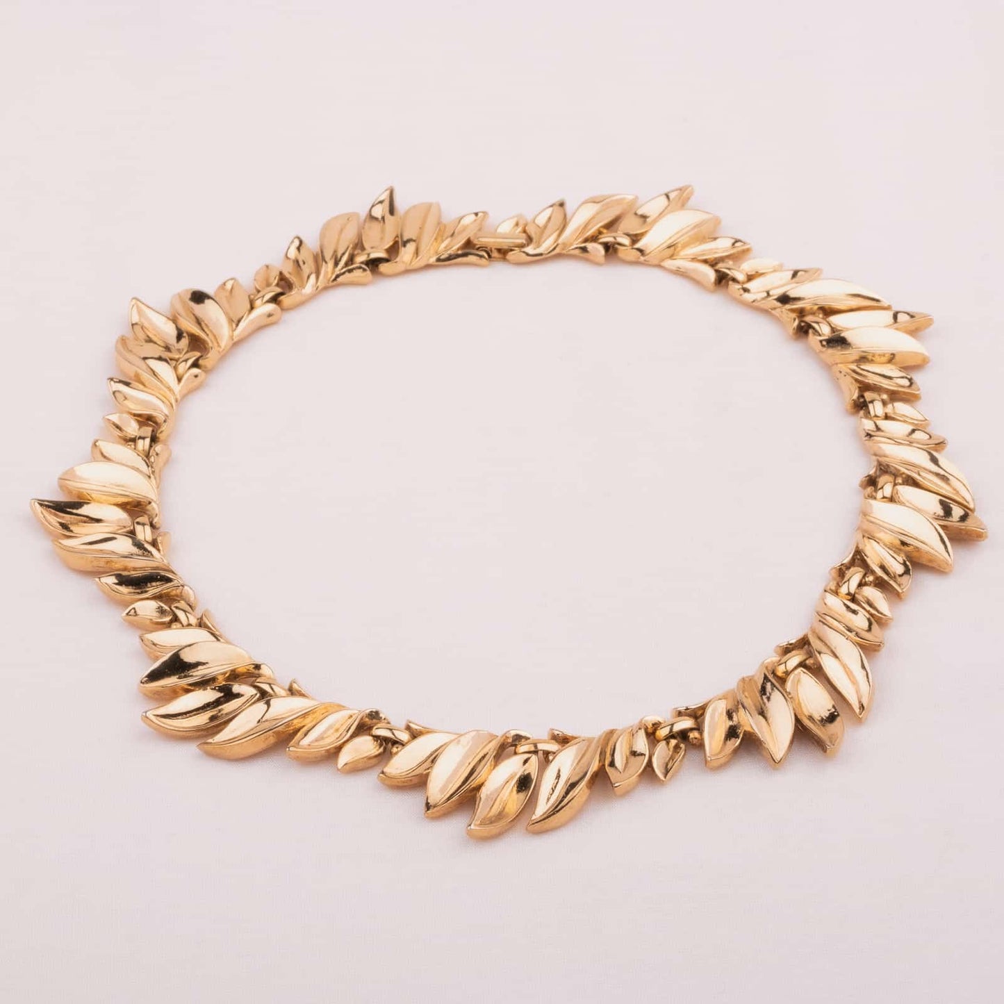 Trifari-Halskette-vergoldetes-Blätter-Collier