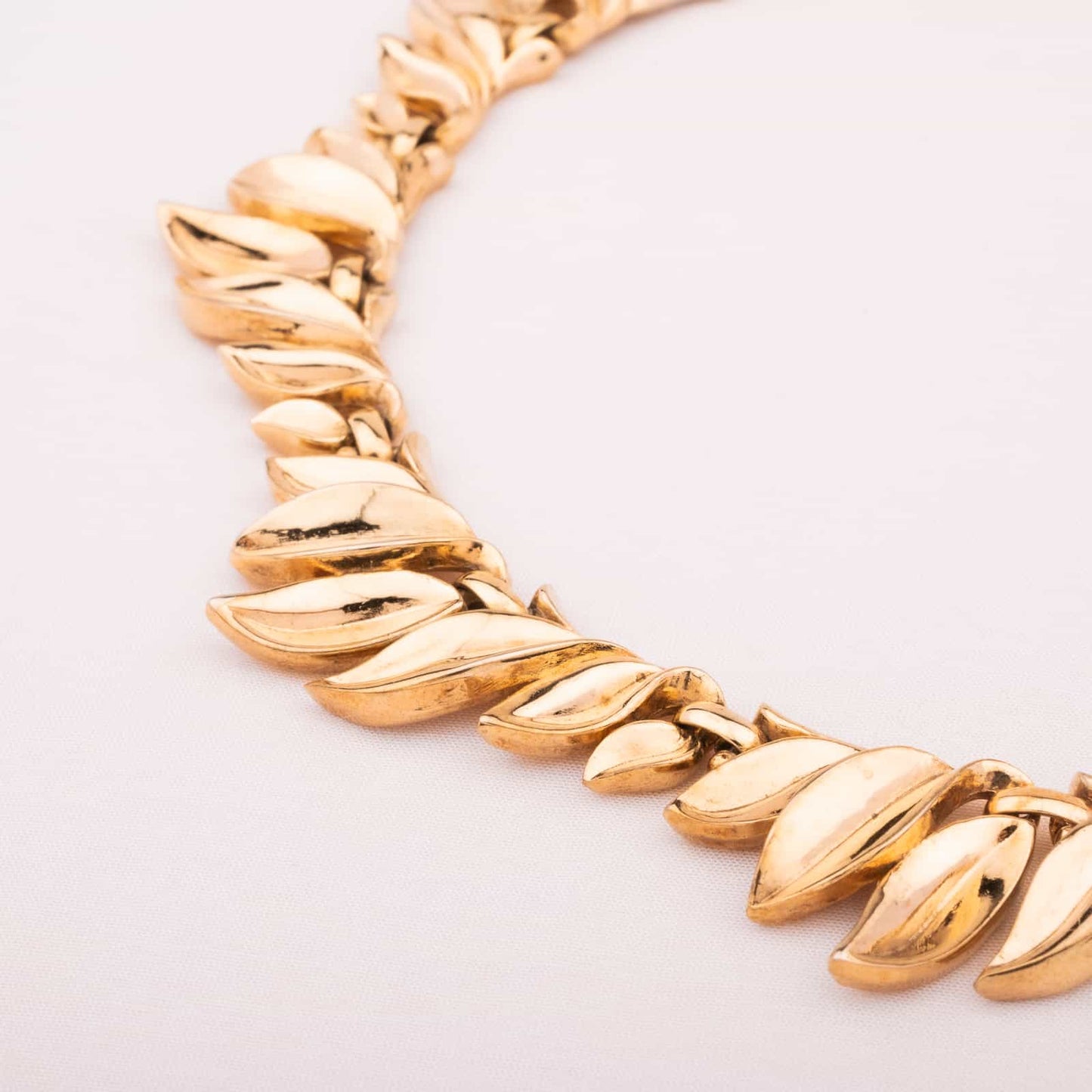 Trifari-Halskette-vergoldetes-Blätter-Collier