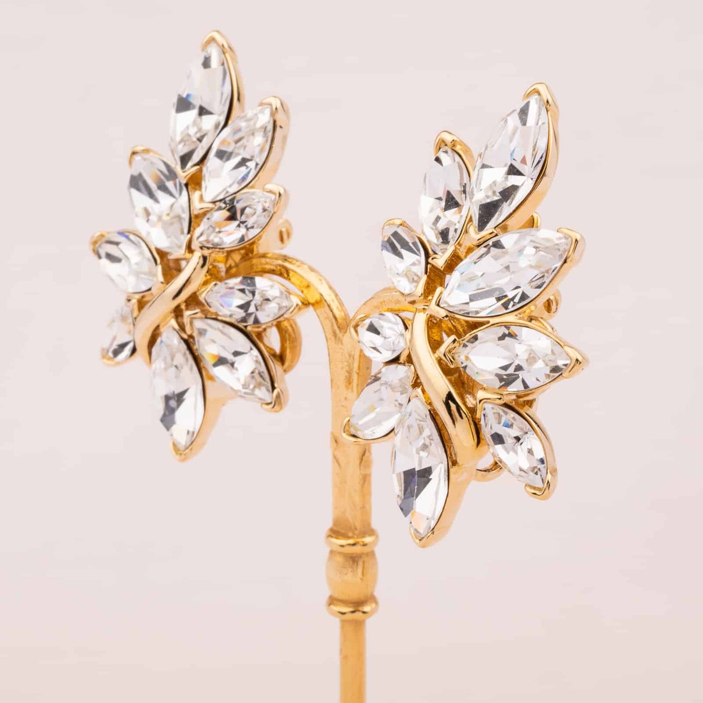 Trifari-Kunio-Matsumoto-Ohrringe-mit-glitzerndem-Strass
