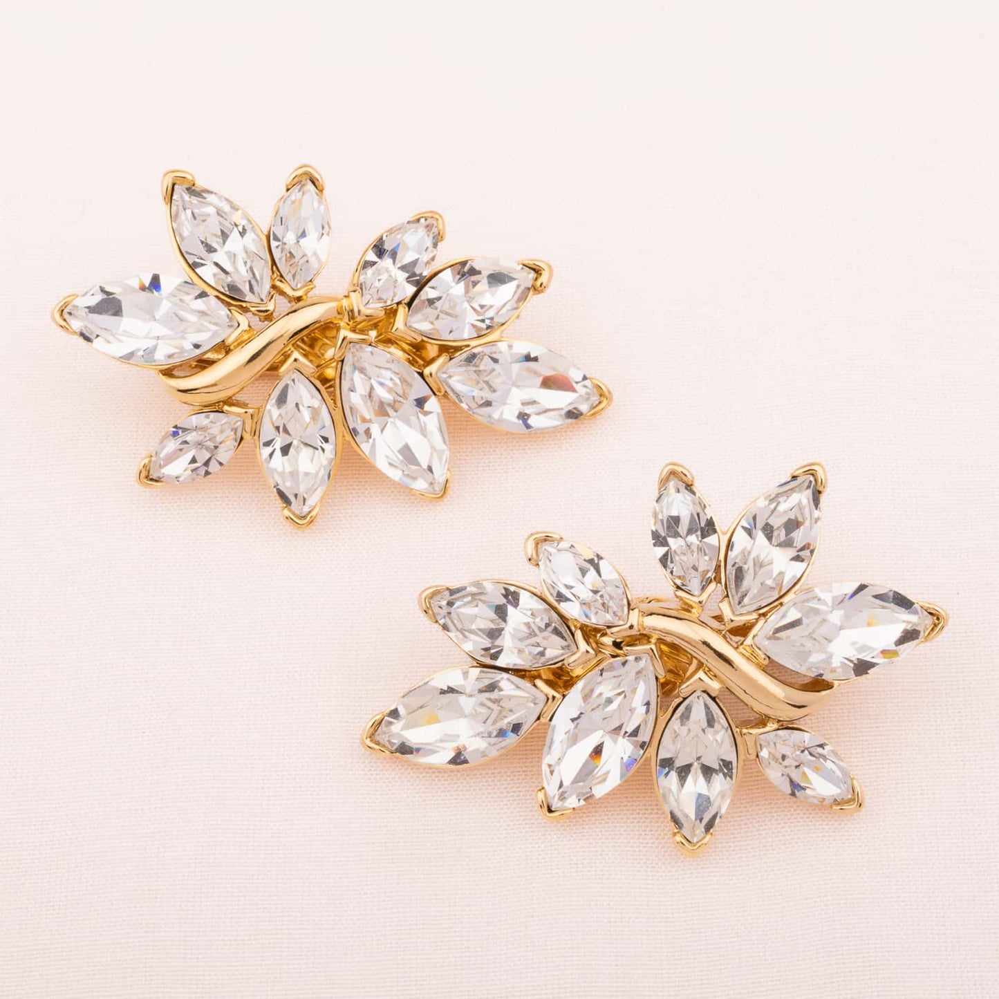 Trifari-Kunio-Matsumoto-Ohrringe-mit-glitzerndem-Strass