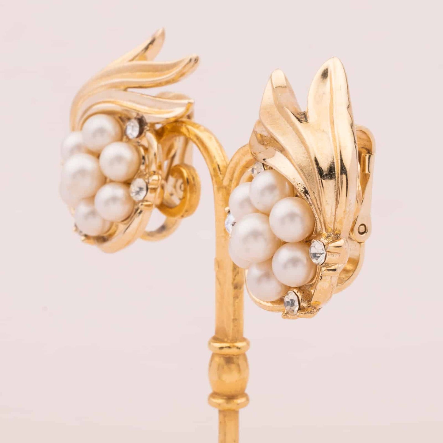 Trifari-Perlen-Strass-Ohrclips-60s