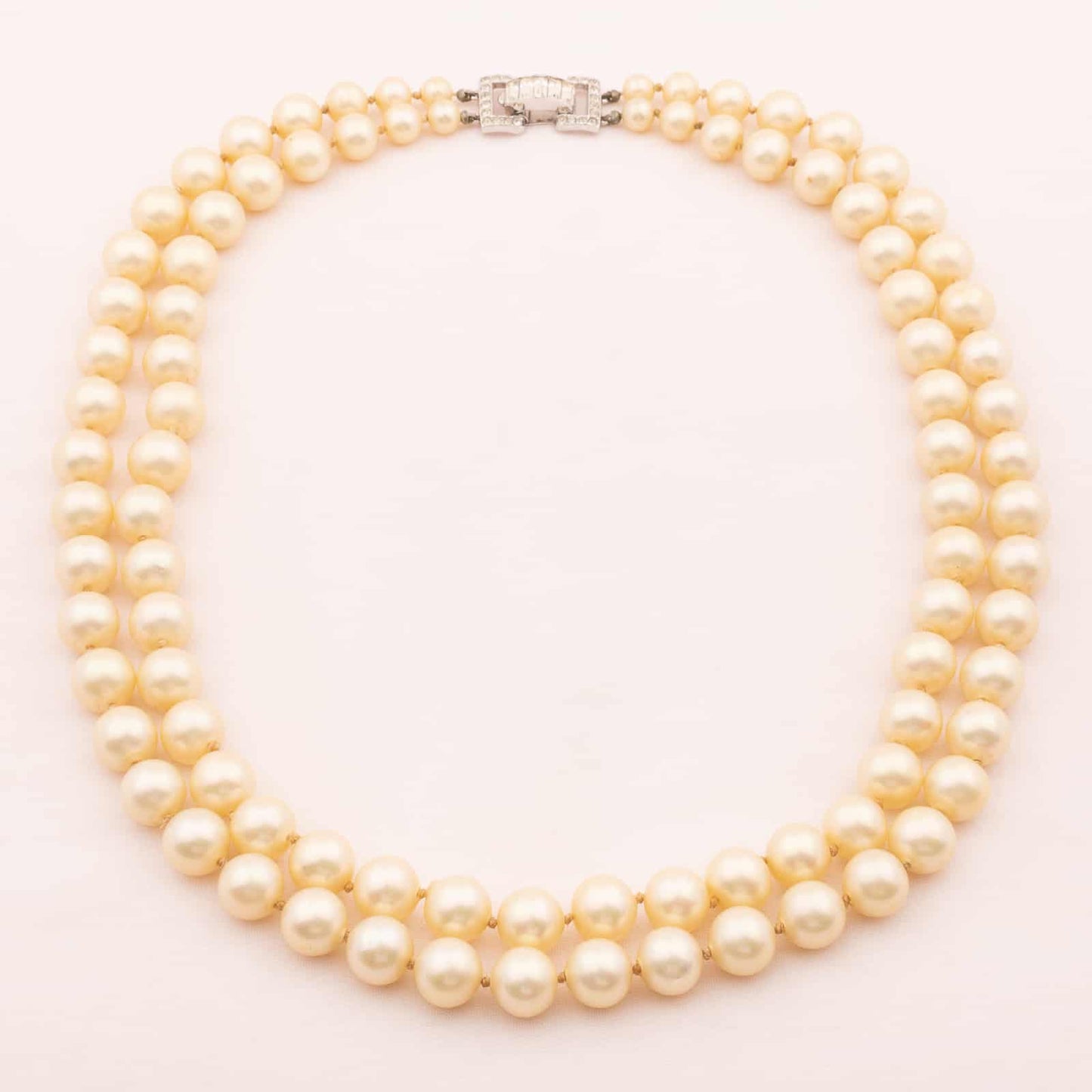 Trifari-Perlenkette-zweireihig-mit-Strass-Verschluss-40s-50s