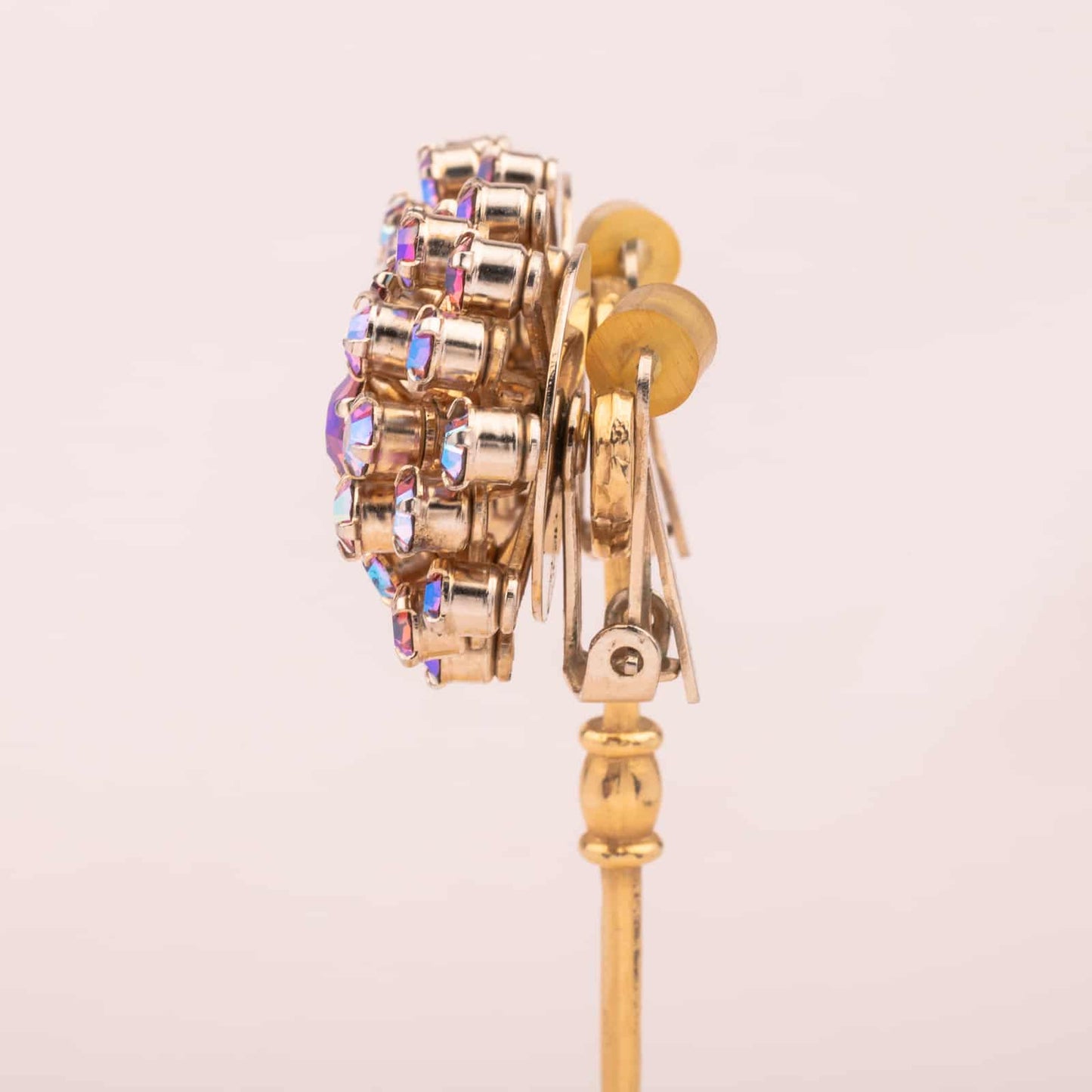 Ohrclips-Rosa-Aurora-Borealis-Strass-Seitenansicht