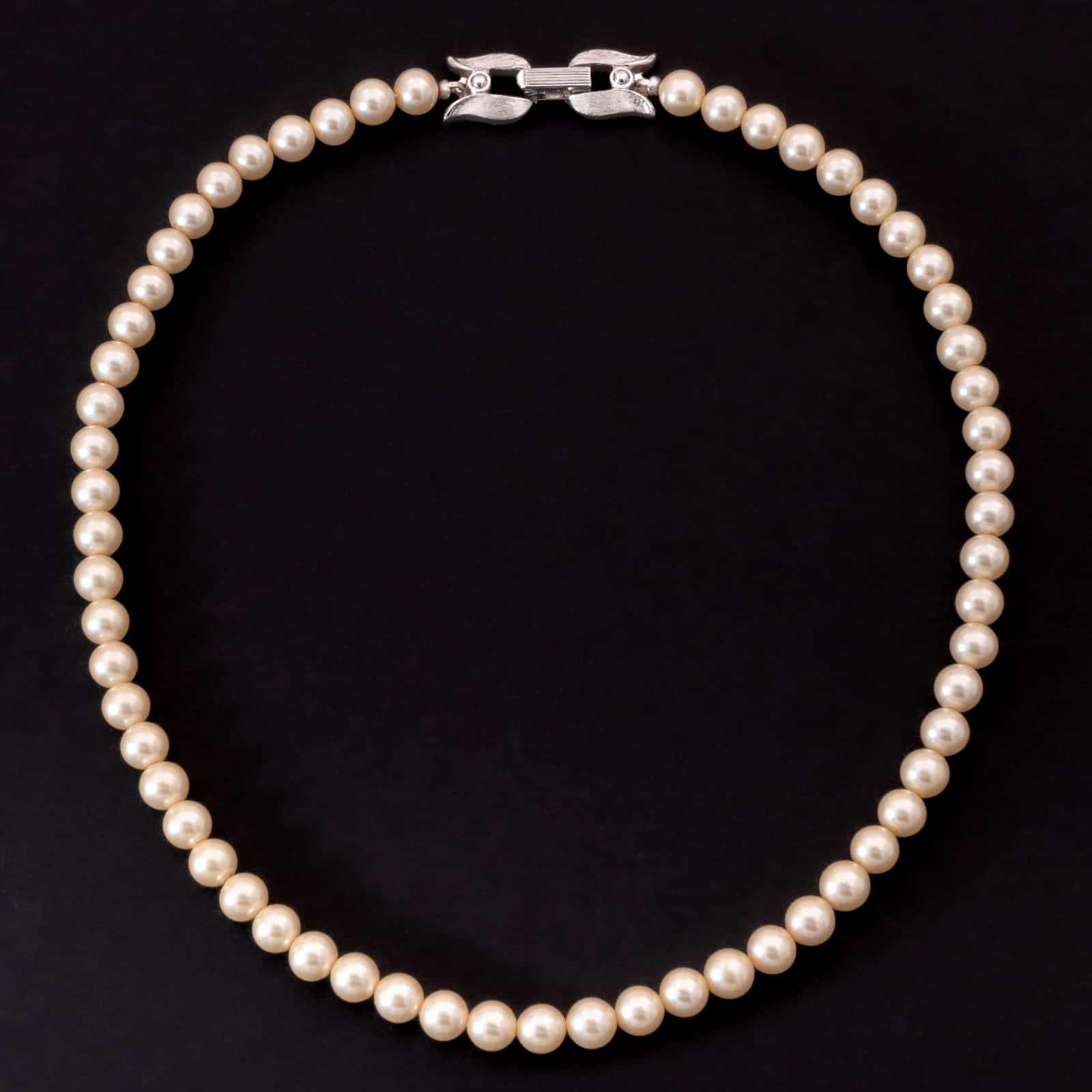 trifari necklace pearl