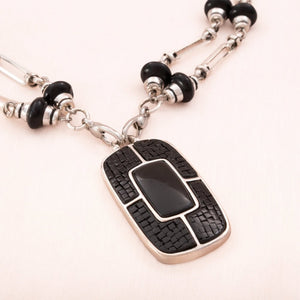 Vintage Schmuck Trend 2025 - Choker aus den 1980ern und 1990ern