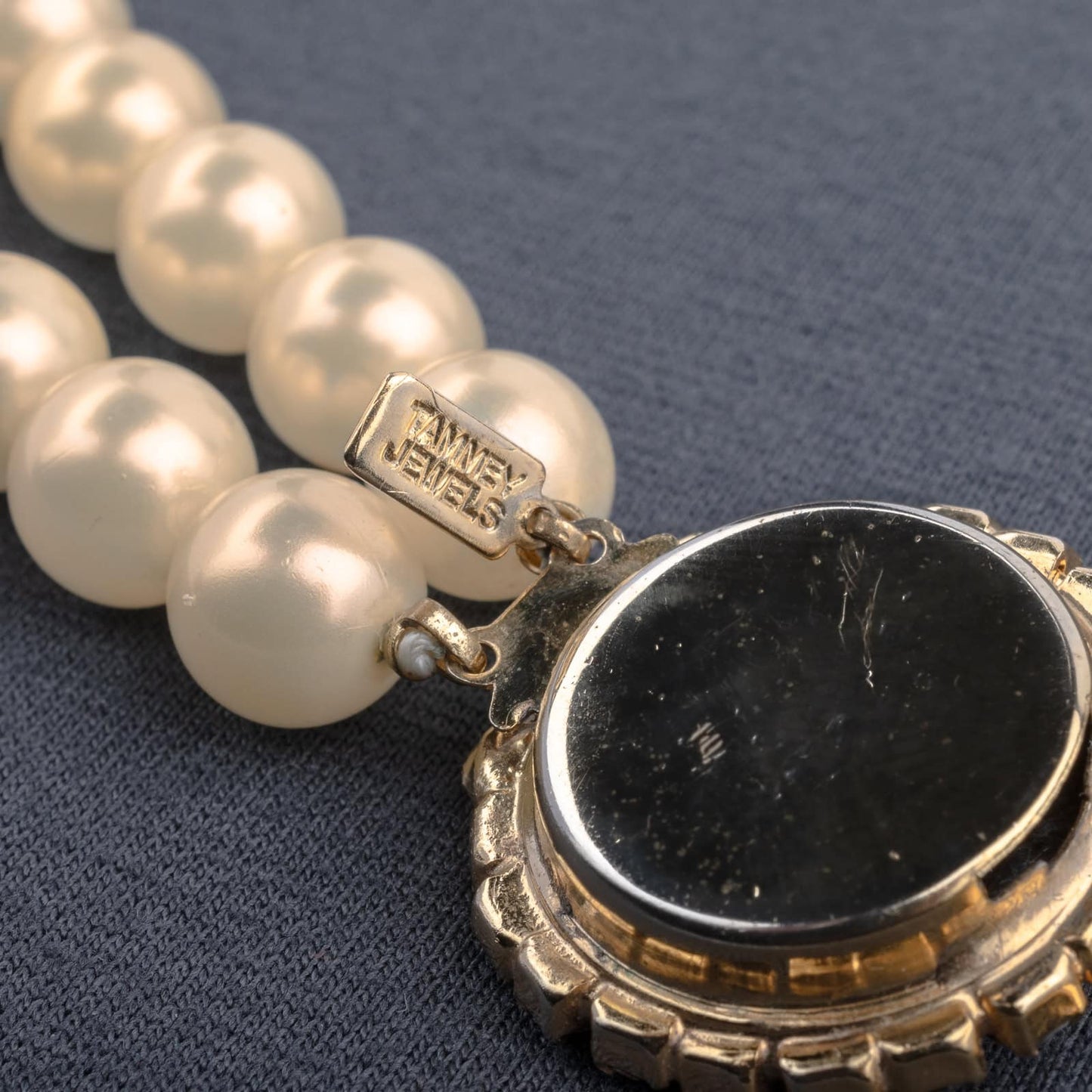 Tammey-Jewels-Perlenkette-Verschluss-Rückseite-Signatur