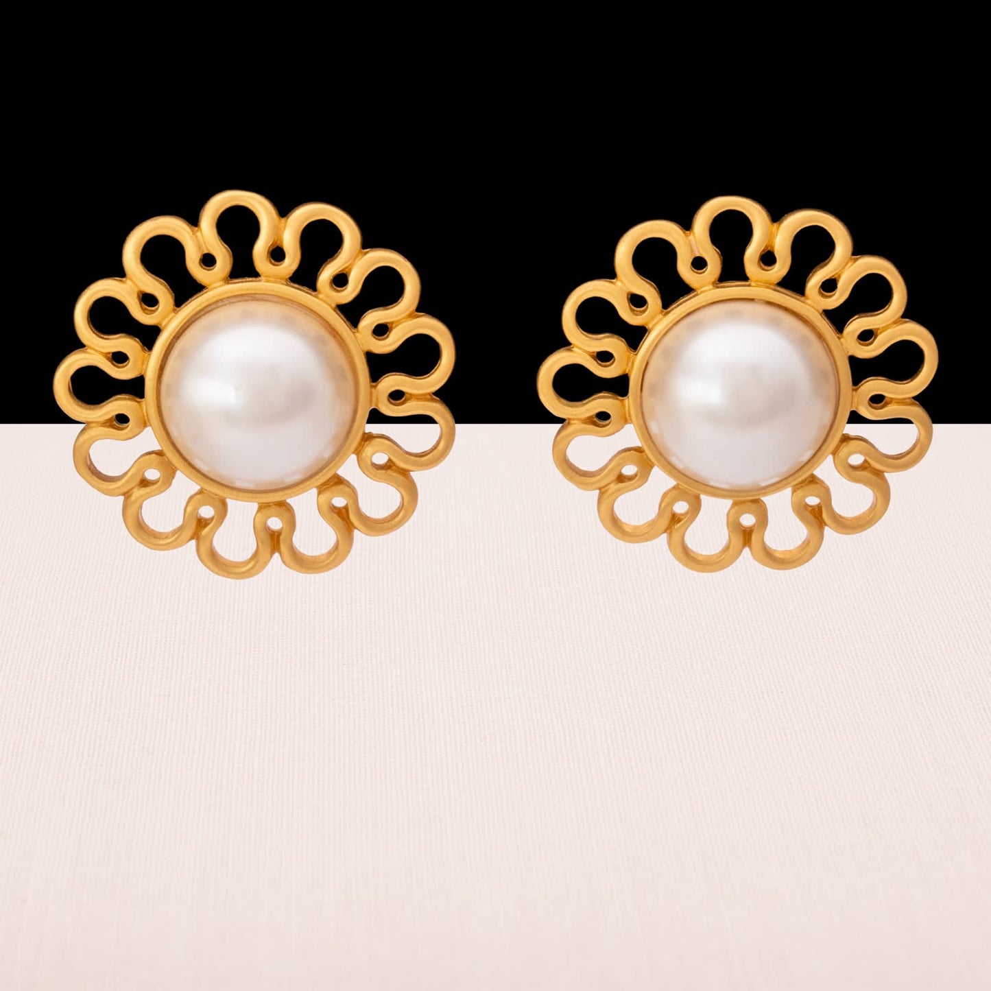 Anne-Klein-Vintage-Ohrringe-große-Perlen-matt-vergoldete-Blumen